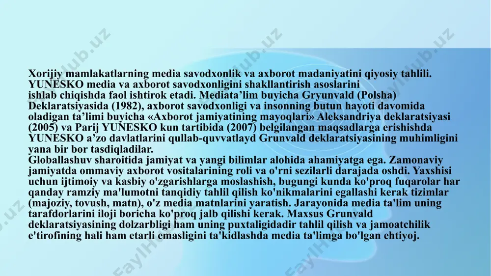 dxonlikni targ`ib qilish borasida amalga oshirilayotgan tashabbuslarni tahlil qilish asosida, tadqiqot mualliflari xose manuel peres tornero va tapio varis tomonidan media savodxonlikning madaniyatlararo muloqotga qushayotgan hissasini oshirish uchun hal qilinishi lozim bulgan asosiy muammolar belgilandi. yunesko tomonidan 2011 yilda ommaviy axborot vositalari, axborot, akt, ta’lim va ta’lim dasturlarini ishlab chiqish kabi turli xil soxa mutaxassislarining xamkorligida uqituvchilar uchun muljallangan «media va axborot savodxonligi» ta’lim dasturi nashr qilindi. 2008 yildan buyon dastur ishlab chiqilishi davrida ta’lim dasturlarini ishlab chikish strategiyalari va dasturning birinchi variantini tadkik kilish masalalari buyicha mutaxassislardan iborat bir nechta xalkaro maslaxat kengashlari tashkil etildi, dunyoning turli mamlakatlarida media va axborot savodxonligini shakllantirish uchun ishlab chikilgan ta’lim resurslari anikdandi; ta’lim dasturining loyixasi ustida to`rtta mutaxassislar guruxi ish olib bordi; janubiy afrika, lotin amerikasi va karib dengizi xamda janubiy osiyo mamlakatlarida tashkillashtirilgan o`quv seminarlari va konsultatsiyalar davomida sinovdan utkazildi. dasturga sunggi uzgarishlar kiritilib, taxrir kilingach, nashr kilindi. yuneskoning kommunikatsiya va …