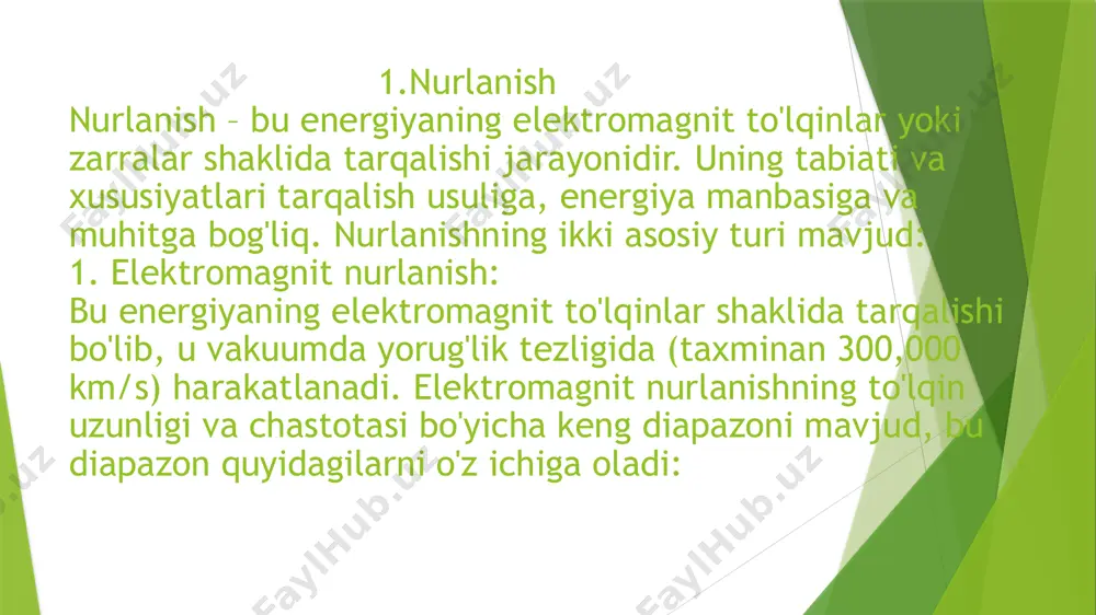 onlarning boshqa zarralar yoki maydonlar bilan o'zaro ta'siri natijasida yo'nalishini o'zgartirish jarayonidir. bu jarayon materialning elektr o'tkazuvchanligi, issiqlik o'tkazuvchanligi va boshqa fizik xossalarini aniqlashda muhim rol o'ynaydi. sochilishning bir nechta mexanizmlari mavjud: 1. elastik sochilish: elastik sochilishda elektronning energiyasi o'zgarmaydi, faqat uning harakat yo'nalishi o'zgaradi. bu jarayon asosan elektronning potensial maydon bilan o'zaro ta'siri natijasida yuz beradi. elastik sochilishning misollari: • neytral atomlar bilan sochilish: elektron neytral atomning elektr maydoni bilan o'zaro ta'sirlashadi va uning yo'nalishi o'zgaradi. • kristall panjarasi ionlari bilan sochilish: elektron kristall panjarasidagi ionlarning potensial maydoni bilan ta'sirlashadi. bu sochilishning turi kristallning tuzilishiga va elektronning energiyasiga bog'liq. 2. noelastik sochilish: noelastik sochilishda elektronning energiyasi o'zgaradi. bu jarayon elektronning materialning boshqa zarralari (fotonlar, fononlar, magnonlar va boshqalar) bilan o'zaro ta'siri natijasida yuz beradi. noelastik sochilishning misollari: • fotonlar bilan sochilish (kompton effekti): elektron foton bilan to'qnashib, uning energiyasining bir qismini yutadi va yo'nalishini o'zgartiradi. • fononlar bilan sochilish: …