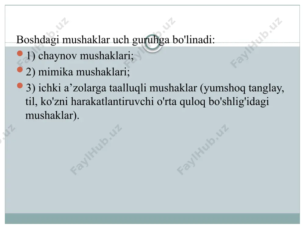 qanotsimon o'simtalardan boshanib, pastki jag' suyagi bo'ynidagi qanotsimon chuqurchada yakunlanadi. lateral qanotsimon mushak ikki tarafda qisqarganda, pastki jag' suyagini oldinga ha­rakatlantiradi. bir tomonlama qisqarishi natijasida, pastki jag' qarama-qarshi tarafga harakatlanadi. 4. medial qanotsimon mushak - m. pterygoideus medialis. asosiy suyakdagi qanotsimon o'sim talar orasidagi chuqurchadan boshianib pastki jag' burchagining ichki yuzasida joylashgan qanotsimon bo'rtiqlarda yakunlanadi. ikki taraflama qisqarishi pastki jag 'n i yuqoriga tortadi. bir tomonlama qisqarishi natijasida, pastki jag' qarama-qarshi tarafga yo'naladi. chaynov mushaklari vazifasiga ko'ra 3 guruhga bo'linadi: 1) ko'taruvchi: m. masseter, m. temporalis, m. pterygoideus lateralis et medialis; 2) pastki jag'ni oldinga chiqaruvchi: m. pterygoideus lateralis; 3) pastki jag'ni tushiruvchi mushaklar: m. geniohyoidea, m. mylohyoidea, m. digastricus. 1. m. epicranius - kalla usti mushagi. u ikki xil mushakdan hosil bo'ladi: a) m. occipitofrontalis; b) m. temporaparietalis. m.occipitofrontalis mushagida ensa qismi - venter occipitalis va oldingi - peshona qismi - venter frontalis bo'ladi. har ikkala qorincha orasida keng, …
