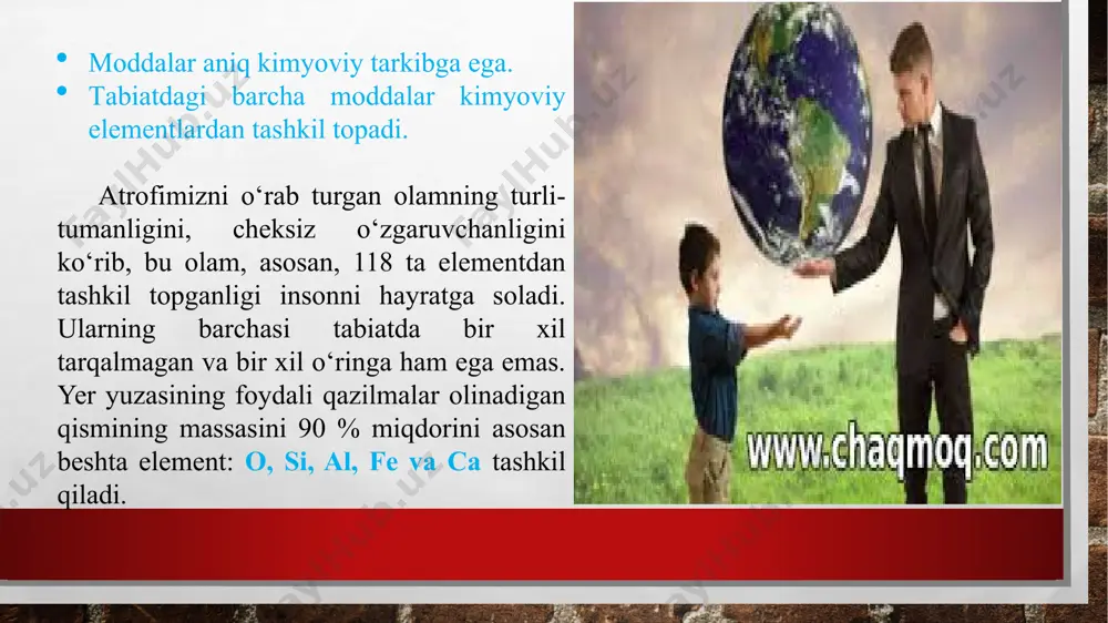 r guruhidan iborat bo‘lib, molekulyar tuzilishdagi moddalar bir xil molekulalardan tashkil topadi va shuning uchun bunday moddalar tarkibi o‘zgarmas bo‘ladi (ularni dastlab ingliz olimi j.dalton ta’riflagani uchun daltonidlar deb ham ataladi). odatda moddalar gazsimon holatda molekulyar tuzilishda bo‘ladi. moddalar suyuq yoki qattiq holatda bo‘lganda modda zarralari orasidagi masofa nisbatan yaqinroq va ularni o‘zaro ta’sirlashish kuchlari katta bo‘ladi. shu kuchlar ularni bir-biriga bog‘lanib turishiga, moddani suyuq yoki qattiq holatda bo‘lishini ta’minlaydi. nomolekulyar tuzilishdagi moddalarga asosan qattiq moddalar kirib, ular kristall tuzilishga ega. ularda kristall tugunlarida molekula emas, balki atom yoki boshqa zarra turadi. gazsimon holatdan tashqari, qattiq holatda kristall tugunlarida molekula tutuvchi moddalar ham molekulyar tuzilishdagi moddalar hisoblanadi (muz, «quruq muz» — co2, yod, naftalin). тugunlardagi molekulalar atomlar yoki ionlarga qaraganda kuchsiz bog‘langan bo‘lib, bu ularning uchuvchanligi va uncha yuqori bo‘lmagan suyuqlanish haroratiga ega ekanliklarini izohlaydi. kristall tugunlarida atomlar joylashsa, ular yuqori suyuqlanish harorati va yuqori qattiqlikka ega bo‘ladi (olmos). kristall …