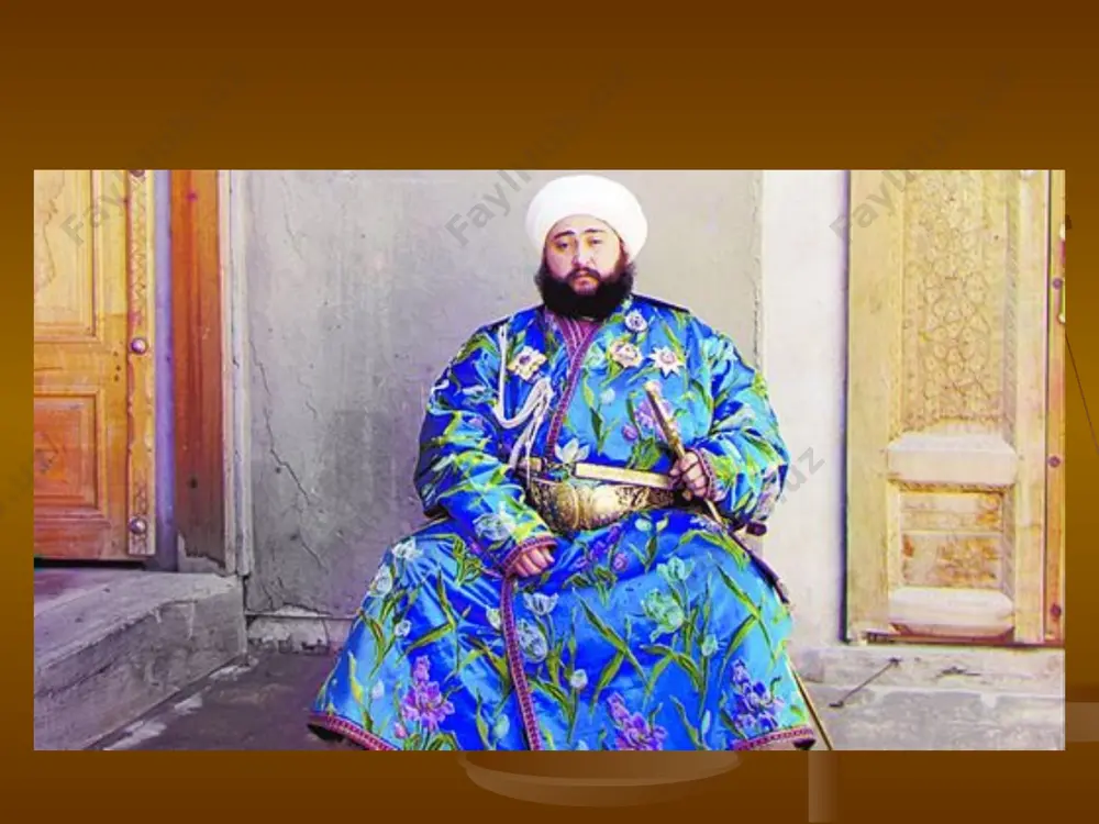 tini ag`darib tashlash uchun tashviqotchi xodimlar tarbiyalash, buxoro va turkiston xalklari bilan aloqa bog`lash, amirga qarshi xalq ko`zg`olonini tayyorlash va unga rahbarlik qilish, qo`zg`olonchilarni qurolyarog` bilan ta`minlash masalalari ko`zda tutildi. yo. b.ning maqsadi — buxoroda demokratik xalq respublikasi o`rnatish, deb e`lon etildi. 1919 y. o`rtalariga kelib, yo. b.ning toshkent, samarqand, mari, karki, kattaqo`rg`onda bo`limlari va kogonda shahar byurosi tuzildi. shu yil dek.gacha ularning 3 marta qurultoyi chaqirildi. 1920 y. yanvarda toshkentda fayzulla xo`jayev boshchiligida inqilobchi yo. b. partiyasi turkiston markaziy byurosi tashkil etildi. 1920 y. 15 apreldan yo. b. partiyasining organi "uchqun" gaz. chika boshladi (muharrir — fayzulla xo`jayev). u toshkentda chop qilinib, buxoroda maxfiy ravishda tarkatildi. inqilobchi yo. b. partiyasining turkiston markaziy byurosi 1920 y. 13— 14 iyundagi birlashgan konferensiyasida f. xujayev tuzgan dasturni kabul qildi. dastur "zulmga qarshi birlashingiz!" degan shior va kirish qismi bilan boshlanadi. bu qismda buxoroning umumiy ahvoli va yo. b.ning asosiy maqsadlari, 2qismida esa …