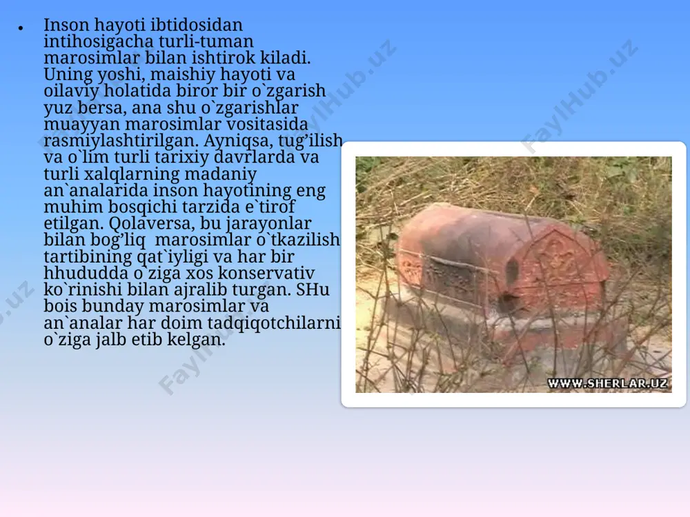iriga tekizib bog’lab bedaning ustiga yotqizib qo`yiladi. bu bilan uchinchi, ya`ni mayitdan, o`likdan qo`rqish emas, balki hazar qilishdan kelib chiqadigan xususiyat ko`zga tashlanadi. vodiyda kasal odam jon bergan zahoti yaqinlari tomondan "mahram" suviga olingan. ushbu odat nafaqat farg’ona vodiysida, balki boshqa mintaqalardagi o`zbeklarda va markaziy osiyoning boshqa hududlarida ham uchraydi. motam marosimlarida yig’i (bo`zlov, bo`zlash, marsiya aytib] yig’lash alohida o`rin egallaydi. dafn kunidagi yig’ida erkaklar va ayollar (ayniqsa ayollar] baland ovozda dod solib, marsiya aytib yig’laydilar. vafot etgan kishiga marsiya aytib yig’lash dunyoning ko`plab xalqlarida uchraydi. bu odat ildizlari ibtidoiy davrlarga borib taqaladi. qadim zamonlarda ibtidoiy odamlar uchun o`lim hayotning yakunlanishi hisoblanmagan. jonsiz ko`rinishda yotgan o`lik alida fiziologik va ruhiy hayot bo`lib, eshitadi va ko`radi. shuning uchun yaqinlarining dastlabki qayg’usi tabiiy ravishda marhum bilan ayriliq no­la­si, yakkalanishdan hasrat, ojizlik, marhumni mardona xatti-harakatlari va yaxshi amallarini madh qilish ko`rinishidagi baland ovozli bo`zlash shaklini olgan. farg’ona vodiysida marhumning yaqin qarindoshlari (erkaklar) dafn …
