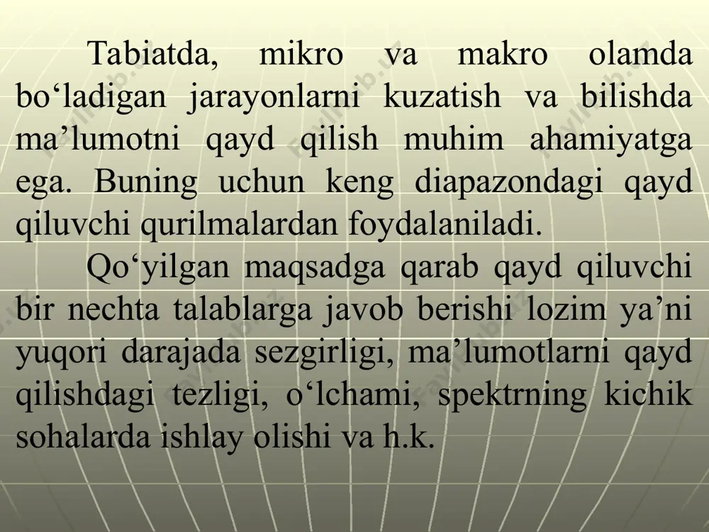 lik oqimini qayd qiladi. ko‘p elementlida bir qancha qayd qiluvchilar ikki yoki hatto uch o‘lchamli tasvirlarni qayd qiladi. golografiya, hisoblash texnikasi va optik asbobsozlikning taraqqiy etishi tufayli ko‘p elementli qayd qiluvchilar tomonidan ma’lumotlarni qayd qilish va saqlashga alohida e’tibor berilmoqda. oddiy fotoemulsiya (fotoplyonka, fotoplastinka) ko‘p elementli qayd qiluvchi hisoblanadi. keyingi yillarda amplituda-fazali va fazali tasvirlarni qayd qiluvchi materiallar paydo bo‘ldi. bular fotoxrom muhit, fotoplastinkalar, elektrotexnik kristallar va boshqalar. ularning ustunligi bir vaqtda tasvirni 104 martagacha qayta yozib, 1 mm ga 3000 tagacha chiziqni sig‘dira oladi. nurlanishni qayd qiluvchilarning asosiy xarakteristikalari sezgirligi qayd qiluvchining s integral sezgirligi deb - uning chiqishidagi nurlanish yoki tok birligidagi elektr signalining kirishdagi lyumenlarda hisoblangan yorug‘lik oqimiga nisbati qabul qilingan. spektroskopiyada esa energetik birliklarda ifodalangan s spektral sezgirlik ko‘proq ma’lumot olib keladi. s-integral sezgirlik va sλ-spektral sezgirlik o‘zaro quyidagicha bog‘langan. sλm-qayd qiluvchining energetik birliklardagi maksimal spektral sezgirligi nisbiy spektral sezgirlik. pλ-namunaviy manbaning tsb=2850 k dagi nurlanish …