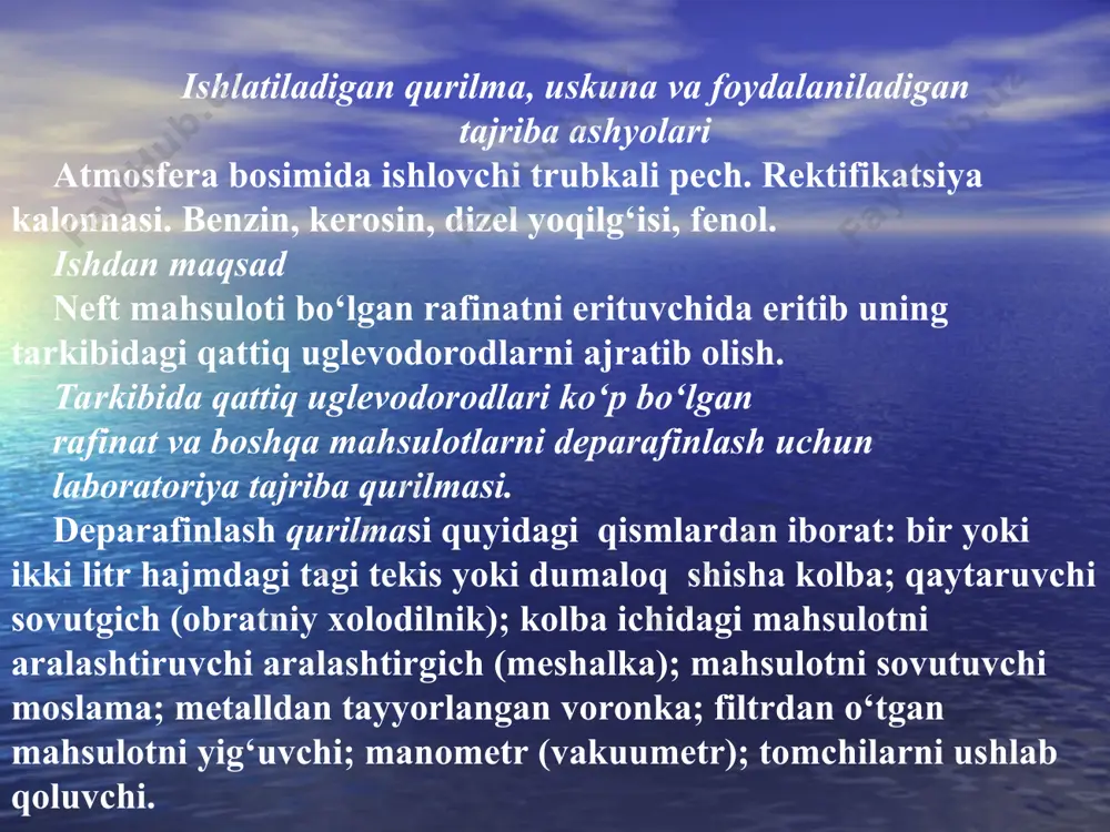 lash (deparafinlash) temperaturasigacha sovutilgan erituvchi bilan yuviladi (ikki marta). bu erituvchi alohida yig‘iladi. yuvish uchun foydalanilgan erituvchining miqdori depafinlanuvchi moddani miqdoriga teng bо‘lishi kerak. vakuum nasosni yana 10-15 minut ishlatib turiladi. keyin sistema atmosferaga ochib yuboriladi. nasos tо‘xtatiladi. stakan yoki chinni idishni tarozida tortib olib, unga voronkadagi qattiq parafinlarni olinadi. qattiq parafinlarni filtrlab ajratib olish qurilmasi. 1-metall voronka; 2-sovutuvchi moslama; 3–suyuq mahsulotni yig‘uvchi stakandagi parafin, filtrdan о‘tgan eritma tortib olinadi, ularni tarkibidagi erituvchini haydab olinadi. buning uchun maxsus moslamadan (2-rasm) foydalaniladi. erituvchini haydab olganidan sо‘ng, qattiq parafinni va deparafinlangan moy fraksiyasini tarozida tortib olib material balansini tuziladi. deparafinlangan moy fraksiyasini quyidagi kо‘rsatkichlarini aniqlanadi: qotish temperaturasi, qovushqoqligi 50 va 1000 c da. qovushqoqlik indeksi va qovushqoqliklar nisbati: bajarilgan ishlarni natijasini yozib olinadi: deparafinlanadigan xomashyo ……. xom ashyoning fizik-kimyoviy kо‘rsatkichlari …….. qotish temperaturasi t 0 c …… qovushqoqligi 100 yoki 50 0 c da deparafinlash sharoitlari……… erituvchi…………… erituvchining moddaga nisbati - yuvish …