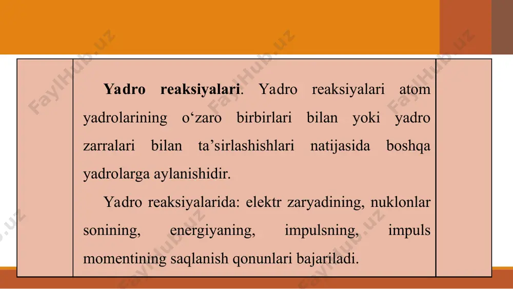 ro‘y beradi. birinchi bosqichda nishon yadro a unga yo‘naltirilgan zarra bilan qo‘shilib ketadi va yangi g‘alayonlangan holatdagi c yadroni hosil qiladi: a+a → c. ikkinchi bosqichda esa g‘alayonlangan yadro c yadro reaksiyasi mahsulotlariga parchalanib ketadi: c→b+b. shunday qilib, yadro reaksiyasi quyidagi sxemaga muvofiq ro‘y beradi: alfa-nurlanish. atom yadrosidagi nuklonlar doimo harakatda va o‘zaro aylanishda bo‘ladi. yadro ichida hosil bo‘ladigan eng barqaror mahsulot ikkita proton va ikkita neytrondan iborat bo‘lgan mahsulotdir. yadro ichidagi energiya taqsimotida aynan shu zarra yadroning asosiy energiyasini o‘ziga olishi va ma’lum sharoitlarda α-zarra sifatida uni tark etishi mumkin. atom yadrosining α-zarra chiqarish bilan boshqa yadroga aylanishi alfanurlanish (yemirilish) deyiladi. agar ona yadro bo‘lsa, α-nurlanish natijasida bu yadroning boshqa yadroga aylanishi quyidagi sxema asosida ro‘y beradi: (7–18) dan ko‘rinib turibdiki, α-nurlanish natijasida yadroning massa soni 4 ga, zaryadi esa 2 ta elementar musbat zaryadga kamayadi. boshqacha aytganda, α-nurlanish natijasida kimyoviy elementning mendeleyev elementlar davriy sistemasidagi o‘rni ikki katak …