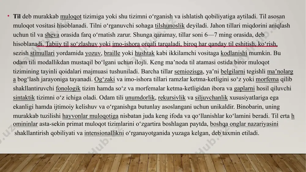 barin, til faqatgina muloqot vositasi boʻlib qolmay, balki individuallik, ijtimoiy stratifikatsiya, parvarish va ermak kabi ijtimoiy va madaniy rollarga ham ega. tillar vaqt oʻtishi bilan oʻzgaradi, ularning evolutsiyasini qadimgi tillar keyingi bosqichlar sodir boʻlishi uchun qanday belgilarga ega boʻlganini aniqlovchi va ularni zamonaviy tillarga taqqoslovchi tarixiy tilshunoslik oʻrganadi. umumiy ajdoddan keluvchi tillar guruhiga tillar oilasi deyiladi. bugungi kunda jahonda eng keng tarqalgan tillar, jumladan inglizcha, ispancha, portugalcha, ruscha va hindcha hind-yevropa tillari; mandarin xitoychasi va kantoncha esa sino-tibet tillari; arabcha, amharcha va ivrit esa semit tillari; suahili, zulu va shona esa bantu tillari oilasiga kiradi. tilshunoslar fikriga koʻra bugun mavjud tillarning 50 dan 90 foizigachasi 2100-yilga kelib yoʻqolib ketadi.[1][2] til konkret nutq hodisalari (ayrim gaplar, hikoyalar, bir necha kishining suhbati va shu kabi), jumladan, ogʻzaki yoki mexanik usudda takrorlanadigan va yozuv orqali qayd etiladigan nutq hodisalarida mavjud boʻladi. koʻplab nutq hodisalarining struktur xususiyatlarini taxlil qilish, qiyoslash va umumlashtirish muayyan tilda …