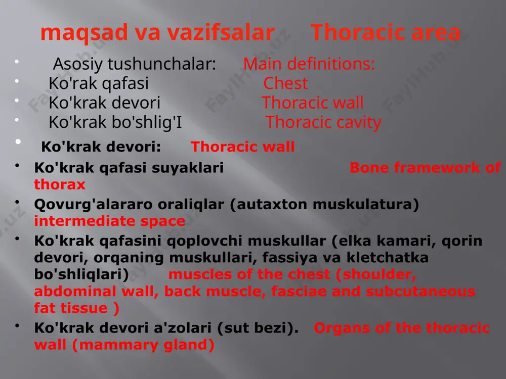 pnevmotoraksda: shikast vaqtida havo jarohatlangan tomondagi plevral bo'shliqqa kirib o'pkaning atelektaziga olib keladi. jarohat o'z-o'zidan yopiladi. agar qon ketish (gemotoraks) kuzatilmasa jarrohlik aralashuvi talab qilinmaydi, sababi 7-12 kundan so'ng havo so'rilib ketadi va o'pka o'z holatiga qaytadi. plevral bo'shliqda havoning ancha ko'p hajmi bor bo'lsa, asosan pnevmogemotoraks holatida havo va qon plevral punktsiya orqali chiqarib tashlanishi zarur. yopiq va klapanli zo'riquvchi pnevmotoraks. bronx yirtilishi; o'pka yirtilishi; parietal plevra yirtilishi natijasidagi teri osti emfizemasi; mediastinal plevra buzilishi natijasida ko'ks oralig'i emfizemasi. ochiq pnevmotoraks – ko'pincha ko'krak devorining katta hajmda jarohatlanishi natijasida, kamroq hollarda bosh bronx yoki traxeya shikastlanishi oqibatida vujudga keladi. bu juda og'ir holat (ko'p hollarda o'limga olib keladi). og'ir holat shok rivojlanishi bilan bog'liq. ochiq pnevmotoraksda patofiziologik mexanizmlarning to'liq kompleksi rivojlanib boradi: 1) atelektaz – nafas etishmovchiligi; 2) paradoksal nafas olish; 3) ko'ks oralig'ining tebranishi; 4) ko'krak bo'shlig'ining “so'rish” xususiyati buziladi; 5) plevraning atmosfera havosidan ta'sirlanishi. birinchi yordam – …