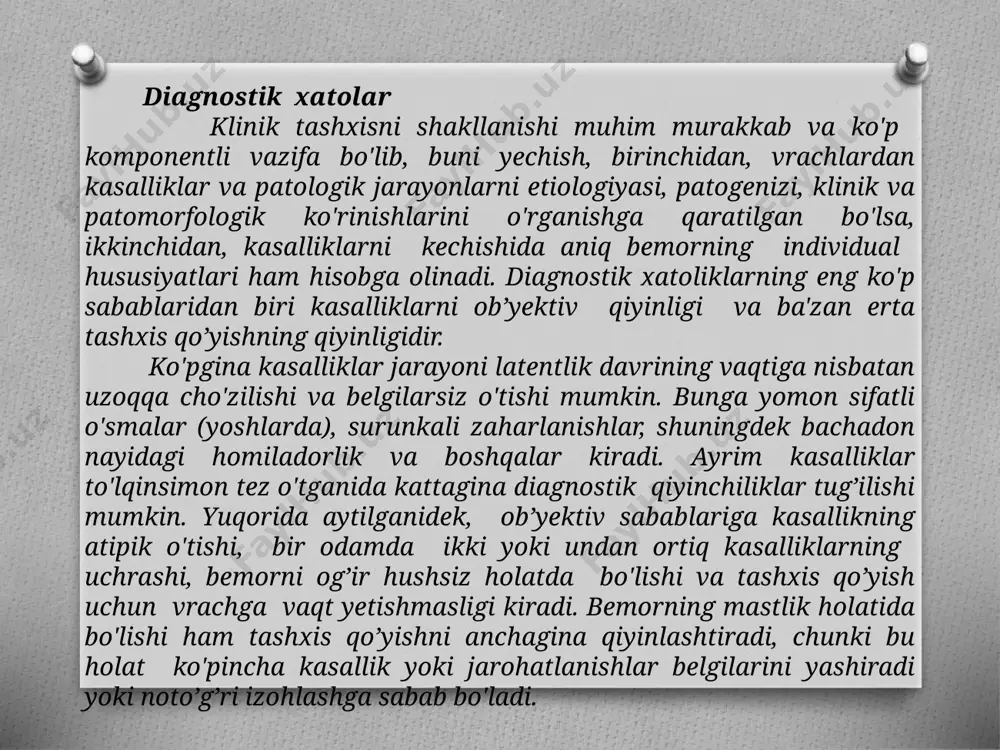 tsiya esa radikal operatsiya bo'lib, yo'g’on ichak o'sma bo'lgan joyi bilan kesib olib tashlanadi. olingan biopsiya materiali tekshirilgach to’g’ri tashxis qo'yiladi. murdani tekshirib ko'rilganda bemor ayolning tarqalgan yirigli peritonitdan (ikkinchi radikal operatsiyadan keyin rivojlangan) o'lganligi ma'lum bo'ladi. 2. davolash usullarini tanlash va davolashdagi xatolar bu diagnostik xatoliklarga qaraganda bir necha marta kam uchraydi. ayrim hollarda ular noto’g’ri yoki kechikib tashxis qo'yilishi tufayli sodir bo'lishi mumkin. biroq to’g’ri va o'z vaqtida tashxis qo'yilganida ham davolashda xatoliklar (masalan, davolash usuli noto’g’ri tanlanilganda, davolashni o'z vaqtida boshlanilmaganida, operativ muolaja usullari va hajmini noto’g’ri tanlanganda) uchrashi mumkin. shunday hollar bo'ladiki, davolashning o'z vaqtida boshlanmasligi va to’g’ri tanlanishida ham xirurgik operatsiyaning texnikasida ba'zan xatoliklarga yo'l qo'yilishi mumkin. davolash usullarini tanlash va amalga oshirishdagi xatoliklarga misollar keltiramiz. 63 yoshli erkak 8 soat ichida siydigi o'tkir to'xtalishi va siydigida ko'p qon bo'lishi tufayli urologik statsionarga olib kelinadi. bu davrda bemorning ahvoli qoniqarli bo'lib, qon bosimi 120/80mm simob …