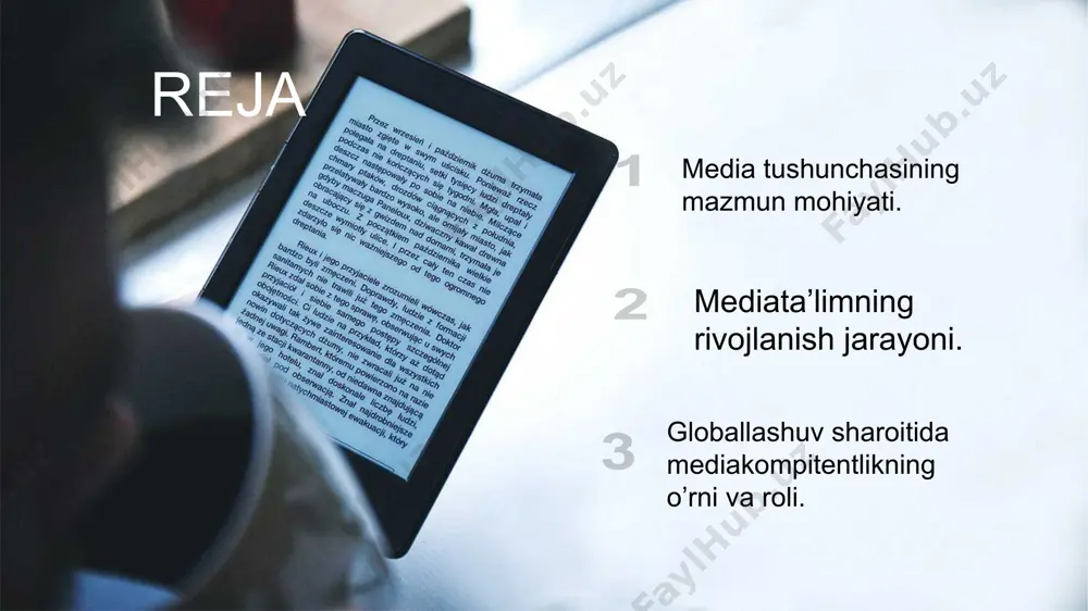 ishga o’rgatadi. ta’lim jarayonida o`qituvchilar mediata’limga qanchalik e`tibor qaratilib yosh avlodga bilim berishda samarali foydalanilsa, u yosh avlodning dunyoqarashi, intellektual salohiyati shunchalik rivojlanishiga xizmat qiladi. media ta'lim dunyoning har bir mamlakatida har bir fuqaroning erkinlikka bo'lgan asosiy huquqining bir qismidir. shuning uchun zamonaviy dunyoda media-ta'limni rivojlanish jarayoni deb ta'riflash mumkin. o'zaro munosabat madaniyatini shakllantirishga qaratilgan ommaviy axborot vositalarining yordamida shaxs, ommaviy axborot vositalari, ijodiy, kommunikativ qobiliyatlarni rivojlantirish, tanqidiy fikrlash, idrok etish, talqin qilish, media-matnlarni tahlil qilish va baholash, media texnologiyasidan foydalangan holda o'zini o'zi ifoda etishning turli shakllarini o'rganadi. yevropada media-ta'lim tushunchasi birinchi bo’lib, shubhasiz, kino san'atining vatani fransiya. 1920-yillarning boshlarida parijda kino klubi harakati paydo bo'ldi, bunda o'ziga xos media ta'lim atamasi mavjud edi. 1922 yilda media-ta’lim birinchi milliy konferentsiyasi fransiyada bo'lib o'tdi. ta'lim bo'yicha qurultoylarning birida universitetlarda kino o'qituvchilarini tayyorlash taklif qilingan. shu bilan birga juda ko'p ta'lim muassasalar yosh jurnalistlar harakatini faol ravishda ilgari surdi. c.freinetning harakatlari …
