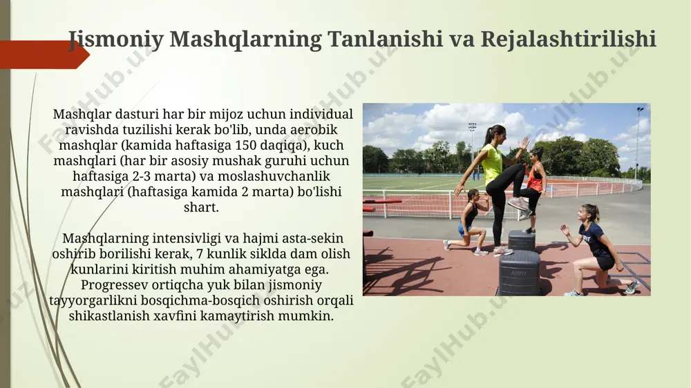 i mashq texnikasi tufayli yuz beradi, shuning uchun professional murabbiyning nazorati juda muhim. jismoniy mashqlarning samaradorligini 30% ga oshirish uchun individual yondashuv va sportchining fiziologik xususiyatlarini hisobga olish zarur. bu yurak urishi, maksimal kislorod iste'moli va boshqa ko'rsatkichlarni o'z ichiga oladi. xavfsizlik choralarining ahamiyati xavfsizlik bo'yicha o'qitish va mashg'ulotlar, xodimlar orasida xavfsizlik madaniyatini 70% ga yaxshilaydi va baxtsiz hodisalar sonini sezilarli darajada kamaytiradi. to'g'ri jihozlarni (masalan, himoya vositalari) ishlatish jarohatlar xavfini 50% ga kamaytiradi va ishchi samaradorligini oshiradi. amaliy jismoniy mashg'ulotlarning asosiy tushunchalari to'g'ri texnika 20% kuch bilan bajarilishi kerak, keyinchalik 80% gacha oshirish orqali jarohatlarning oldini olish mumkin. amaliy jismoniy mashg'ulotlarda 3 ta asosiy energiya tizimi (anaerobik glikolitik, anaerobik alaktat va aerobik) individual mashq rejasini tuzishda hisobga olinadi. diagnostika va baholash usullari funksional harakat tahlili orqali 3 ta asosiy harakat naqshini (yurish, sakrash, o‘tirish) baholash, bu mushaklarning kuchini, moslashuvchanligini va koordinatsiyasini aniqlash imkonini beradi. postural tahlil va skolioz burchak …