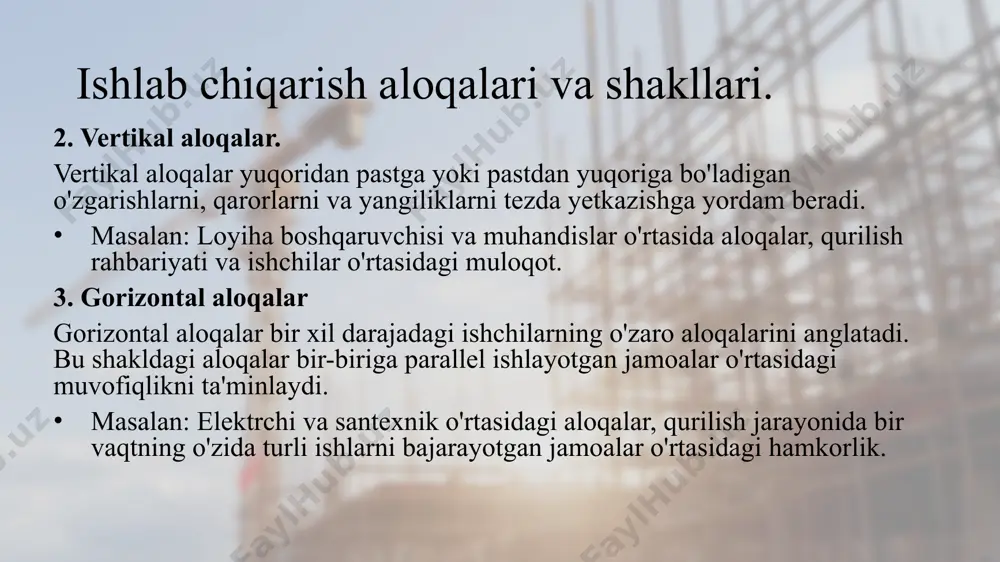 yonlar tezkor ravishda optimallashtirilishi mumkin. masalan, qurilish jarayonidagi kechikishlar, sifatdagi nuqsonlar yoki resurslarning yetishmovchiligi tezda aniqlanib, ularni hal qilish uchun tegishli choralar ko'riladi. ishlab chiqarish aloqalari va shakllari. qurilishda ishlab chiqarish shakllari — bu qurilish jarayonini boshqarish va amalga oshirishda turli metodologiyalar, tizimlar va yondoshuvlarni ifodalaydi. har bir shakl qurilishning turiga, hajmiga, xususiyatlariga, muddati va byudjetiga qarab tanlanadi. qurilishdagi ishlab chiqarish shakllari turli tashkilotlar o'rtasida hamkorlikni ta'minlash, resurslarni boshqarish va sifatni nazorat qilishda yordam beradi. ishlab chiqarish aloqalari va shakllari. an'anaviy shakl (traditional contracting). an'anaviy shakl — bu qurilishning eng keng tarqalgan va eskirgan shakli bo'lib, unda quyidagi bosqichlar mavjud: loyihalash bosqichi: arxitektorlar va muhandislar loyiha tuzadi va uning texnik spetsifikatsiyalarini belgilaydi. tender va tanlov: bosh pudratchi uchun tender e'lon qilinadi va pudratchi tanlanadi. qurilish bosqichi: bosh pudratchi barcha qurilish ishlarini bajaradi, shu jumladan, sub-podryadchilarni jalb qilish va ularning ishini nazorat qilish. ishlab chiqarish aloqalari va shakllari. "turnkey" yoki "key-in-hand" …