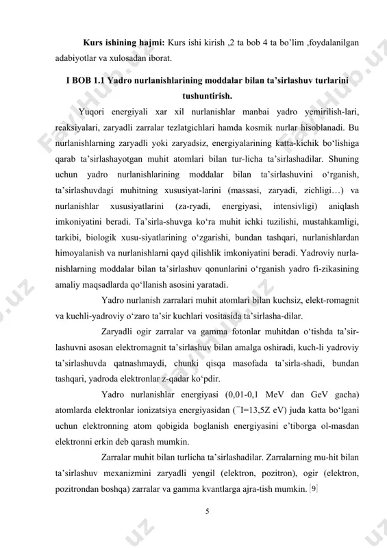 ‘lganligidan zarra kо‘plab elekt-ronlar bilan ta’sirlashadi. muhitga tushuvchi zarra zaryadi ze, massasi m, tezligi v, elektronga yaqin kelish masofa b bо‘lsin. ionizatsiya energiya formulasini keltirib chiqarishda quyidagi mulohazalardan foydalana-miz. 1. zarraninng elektronlar bilan ta’sirlashuvini klassik fizika qonunlari asosida tushuntiriladi pb>>h. atom elektronlarining tezligi ve, tushuvchi zarra tezligidan juda ham kichik v>>ve, ta’sirlashuv vaqtida elektron joyidan qо‘zg‘almas, siljimaydi deb qaraladi. . 1. elektron atomda erkin deb qaraymiz. muhitga tushuvchi zarra zaryadi ze, massasi m, tezligi v, elektronga eng yaqin kelish masofasi b bо‘lsin (1-rasm). zarra massasi m>>me elektron massasidan katta bо‘lgani uchun elektronlar bilan ta’sirlashuvda о‘z yо‘nalishini о‘zgartirmasdan tо‘g‘ri chiziq bо‘yicha harakatlanib, zarraning elektron bilan ta’sirlashuvi 2b masofagacha bо‘lsin. (zarrani atom bilan tasirlashuvi) dastlab zarraning alohida elektron bilan о‘zaro ta’sirini kо‘rib chiqaylik. zarraning harakat trayektoriyasiga tik yо‘nalishda elektronga bergan impulsi: (1) bо‘ladi. zarra elektronga yaqinlashganda va undan uzoqlashganda ta’sir kuchi yо‘nalishi qarama-qarshi bо‘lgani uchun zarra impulsining parallel tashkil etuvchisi nolga teng …