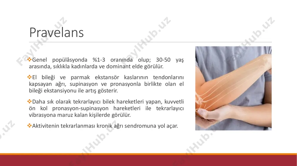 irençli el bileği ekstansiyonu (cozens testi): thomsen testi ❖omuz 60º fleksiyon, dirsek ekstansiyon, önkol pronasyon ve el bileği 30º ekstansiyon pozisyonunda iken ikinci ve üçüncü metakarpal kemik üzerinden fleksiyon ve ulnar deviasyon yönünde verilen direnç ile ağrı artışının olup olmadığı değerlendirilir. kavrama kuvveti ❖lateral epikondilitli hastalarda ağrı nedeniyle kavrama ve kas gücünde azalma meydana gelir. ❖kavrama kuvvetindeki değişiklik ve ağrısız kavrama kuvveti tedavi etkinliğini değerlendirmek için kullanılır. görüntüleme ve laboratuvar değerlendirmeleri ❖i̇lk uygulanması gereken radyografik görüntülemedir. ❖direkt radyografileri genellikle normaldir nadiren epikondilin önünde hafif bir avülsiyon, ektopik kalsifikasyon ve periostiti düşündürebilecek kabalaşma veya düzensizlik görülebilir. ❖ emg çalışmaları, radial tünel sendromu olan hastalar dışında genellikle normaldir. ❖ortak ekstansör origosunun sonografisi; lateral epikondiliti doğrulamak ve hastalığın şiddeti hakkında bilgi almak için kullanılabilir. ❖magnetik rezonans (mri) veya ultrason görüntüleme ile; kalsifikasyonlar, lateral epikondil ve komşuluklarında sinyal artışı, tendonda kalınlaşma, eklem sıvısında artma, radial baş komşuluğundaki bursada efüzyon ve ekrb tendon rüptürleri görülebilir …