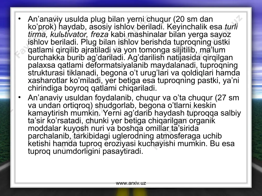 «yo’laklab» ishlov berish deb ataladi. nul texnologiyasi shudgorlamasdan ekish yoki bevosita ekish ham deyiladi. bu usulda dalaning 25 % gagina mexanik ishlov beriladi, qolgan joydagi begona o’tlar gerbitsid yordamida yo’qotiladi. resurs tejamkor texnologiyadan foydalanilganda, tuproqni ekin ekish uchun tayyorlashga sarflanadigan katta mablag’lar tejaladi, tuproqning shimuvchanligi ortib, chuvalchanglar ko’payadi, natijada yerning unumdorligi ortib, hosildorlik oshadi. ponaning nazariyasi xususiyatlar va ulardan foydalanish. inson uz faoliyatida ajoyib moslama - ponadan keng foydalanadi. biron jismga kiritilayotgan ponaning yonlarida (3- rasm) uni ilgarilatib siljitadigan kuch r ga nisbatan bir necha marotaba ko’p bo’lgan normal (pona yonlariga perpendikulyar) n kuchlari hosil bo’ladi. www.arxiv.uz www.arxiv.uz bu yerda - ponaning burchagi. agar q 30° bo’lsa, n q 4r, ya’ni pona yonidan jismga tushayotgan bosim n uni siljitayotgan kuch r dan turt marotaba katta bo’ladi. pona kam kuch sarflab biron jism orasiga kirish va undan kerakli bulagini ajratib olish imkonini beradi. yuqoridagidan foydalanilgan hol da, dexkonchilikda ishlatiladigan mashinalar ishchi …