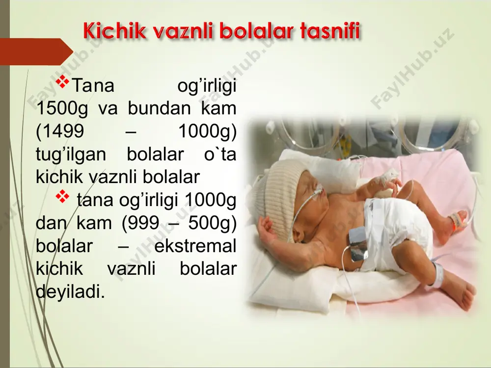 ri. muddatiga yetmay tug’ilgan chaqaloqlarda tana vaznini yo`qotilishi tug’ilgandagi vazniga nisbatan o`rta hisobda 9-14% ni tashkil qiladi. tananing birlamchi vazniga tiklanishi hayotining 2-3-haftasigacha davom etadi. muddatiga etmay tug’ilgan chaqaloqlarda tranzitor giperbilirubinemiya 90-95% qayd qilinadi muddatiga yetmay tug’ilgan bolalar qonida bilirubin miqdori 85 mkmol’/l gacha etadi, biroq uning yo`qolishi sekinroq ro`y beradi. barvaqt tug’ilgan chaqaloqlarda sariqlik intensivligi bilan giperbilirubinemiya darajasi o`rtasida o`zaro aloqadorlik bo`lmaydi. muddatiga yetmay tug’ilgan bolada jigar ferment tizimining birmuncha sekin etilishi bilirubin intoksikatsiyasi havfini tug’diradi, yadroli sariqlik bilvosita bilirubinning nisbatan kam kontsentratsiyalarida vujudga kelishi mumkin (170 mkmol’/l). muddatiga etmay tug’ilgan bolalarda bilirubin miqdorining pasayishi ham sekinlashgan bo`ladi va ko`rinib turadigan sariklik uzoq vaqt 2 haftagacha va undan ortiq qayd qilinishi mumkin. muddatiga etmay tug’ilganlarda gormonal kriz amalda qayd qilinmaydi. bundan tashqari muddatiga etmay tug’ilganlarda yoki tana vazni ekstremal kichik bolalarda aksariyat holatlarda tranzitor gipotireoidizm rivojlanadi. issiqlik yo`qotish yo`llari bug’lanish konveksiya issiqlik o’tkazuvchanlik nurlatish “issiqlik zanjiri” qadamlari: tug’ruq zali …