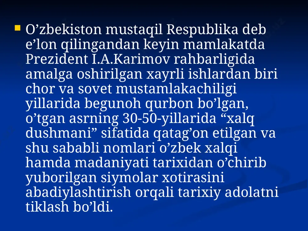 a yodgorlik majmuining memorial markazi hisoblansa, muzey binosi uning ma’rifiy markazi bo’lib xizmat qiladi. muzey binosi bo’zsu bo’yida, bahavo joyda joylashgan bo’lib, bir qavatdan iborat, yerdan balandligi 20 m. dastlabki bino bir gumbazli 400 m2 hajimdagi yagona ekspozitsiya zalidan tashkil topgan. bino atrofi 28 ta naqshinkor ustunlar ko’tarib turgan ayvondan iborat bo’lgan. uning umumiy maydoni 784 m2 tashkil etgan. bino o’zbek milliy me’morligi an’analari asosida qurilgan. muzeyning birinchi ekspozitsiyasi 6 bo’limdan iborat bo’lgan. 2007-yilning 31-avgustida prezident i.a.karimovning muzeyga tashriflari chog’ida, ushbu muzey faoliyatini yanada takomillashtirish, qatag’on qurbonlari tarixi va achchiq qismatini yanada kengroq o’rganish va ask ettirish maqsadida unga qo’shimcha bino qurish haqida aytib o’tildi. ajdodlarning an’analarini davom ettirish, hozirgi kunlarning qadriga yetishga, ekspozitsiyada nafaqat bugungi kun, balki kelajak uchun ham g’oyat muhim ahamiyatga ega bo’lgan hujjat va eksponatlarni ko’rsatilishi lozimligi ta’kidlandi. 2008-yil 5-may kuni davlat rahbarining “qatag’on qurbonlari xotirasi” muzeyining faoliyatini yanada takomillashtirish to’g’risida”gi pq-861-son qarori qabul qilindi. mazkur …