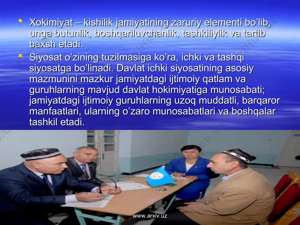ida maxsus murvatlar mavjud bo’lib, ular jumlasiga ijtimoiy xizmat ko’rsatish, ijtimoiy xizmatlar, ijtimoiy reabilitatsiya, ijtimoiy muhofaza, ijtimoiy yordam va o’ziga-o’zi yordam ko’rsatishlar kiradi. ijtimoiy xizmat ko’rsatish - og’ir turmush vaziyatiga (inson tomonidan shaxsan o’zi uchun qiyin sharoit sifatida idrok qilinadigan yoki uning me`yoriy hayot faoliyatini ob`ektiv tarzda buzadigan: nogironlik, o’ziga xizmat ko’rsatishga layoqatsizlik, etimlik, qarovsizlik, kam ta`minlanganlik, nizolar va oiladagi shafqatsiz munosabat, yolg’izlik va boshqalar) tushib qolgan fuqarolar va oilalarni ijtimoiy-iqtisodiy qo’llab-quvvatlash, ijtimoiy-maishiy, tibbiy-ijtimoiy, psixologik, huquqiy xizmatlar ko’rsatish, ijtimoiy moslashtirish va reabilitatsiya qilishga yo’naltirilgan faoliyat. ijtimoiy xizmat ko’rsatish tegishli ijtimoiy xizmatlar (davlat, munitsipal, xususiy va boshqalar) orqali mijozning, uning homiysi, vosiysi yoki boshqa qonuniy vakili murojaati orqali pulli yoki bepul amalga oshiriladi. www.arxiv.uz www.arxiv.uz ijtimoiy reabilitatsiya - ijtimoiy rollarni bajarishga axloqiy-ruhiy moslashtirishni optimallashtirishga, jismoniy kamchiliklarga ega bo’lgan (nogiron) odamlarni ishga joylashga; jismoniy, ruhiy va ijtimoiy funktsiyalarni, odamning shaxsiy va ijtimoiy-mehnat mavqeini tiklash, korrektsiya yoki kompensatsiya qilishga yo’naltirilgan tadbirlar (tashkiliy-mehnat, o’quv, …