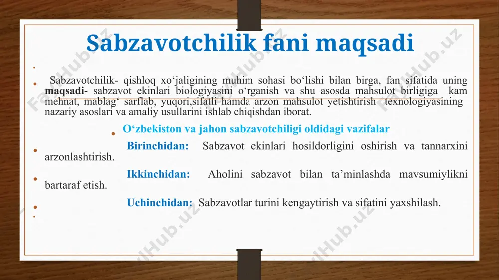 arining shifobaxsh xususiyatlari. poliz ekinlari markaziy osiyo xalq tabobatida qadimdan juda keng qo‘llanilib keladi. markaziy osiyoda sil, bronxit, ya’ni ko‘ksov, revmatizm, podagra, kamqonlik kasalliklari, yurak va jigar kasalliklariga davo topishda qovun mevalaridan foydalanib kelingan. bezgak kasalligida esa mayin etli qovun yeyish to‘g‘ri kelmaydi deb hisoblangan. davo maqsadlarida poliz mevalaridan iste’mol qilish zamonaviy tabobatda ham tavsiya etiladi. sabzavotchilik va polizchilik o’simlikshunoslikning boshqa tar­moqlaridan quyidagi xususiyatlari bilan farqlanadi: birinchidan: sabzavotchilik va polizchilik ikkita: 1.ochiq maydonda (dalada); 2.yopiq maydonda ishlab chiqarish usuliga ega. ikkinchidan: sabzavotchilik va polizchilik xilma-xil ekin tur, xil va navlar to’plamini o’z ichiga oladi. sabzavot ekinlari 14 ta botanik oilaga mansub 80 ga yaqin turni o’ziga olib, shundan 40 ga yaqini o’zbekistonda ekiladi. uchinchidan: sabzavotchilikda o’ziga xos ishlab chiqarish usullari (ko’chat ekin usuli, konservalash, qayta o’stirish kabilar) qo’llaniladi. to’rtinchidan: sabzavotchilik o’z navbatida bir necha tarmoqlarga bo’linadi. jumladan, poliz ekinlari biologiyasi va agrotexnikasini ishlab chiqish bilan polizchilik, sabzavotlarni iste’mol qilish me’yori …