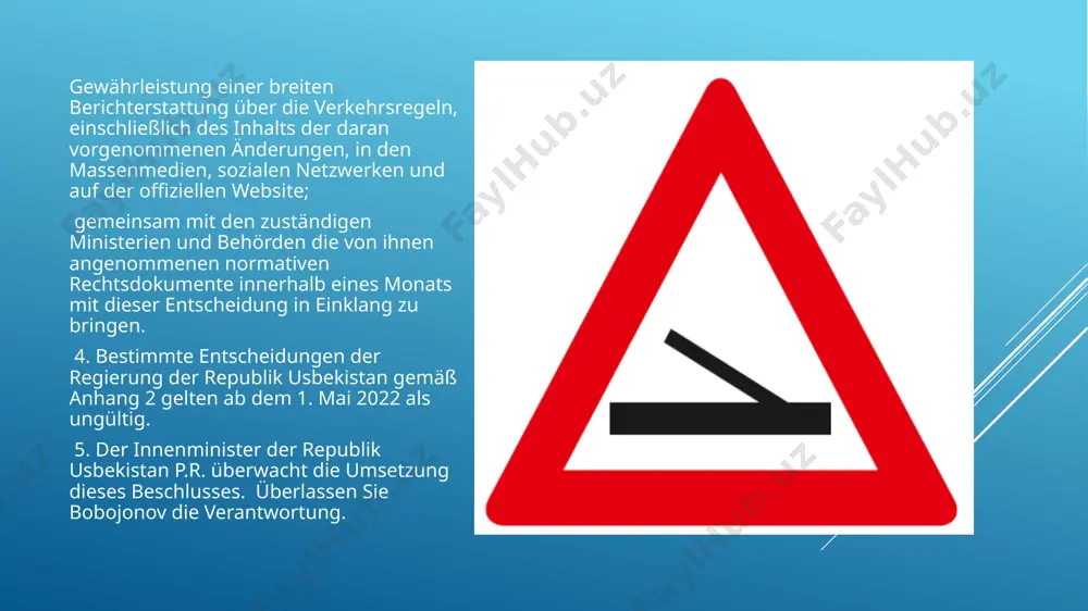 chten sich nach den anforderungen des 1968 in wien verabschiedeten „übereinkommens über verkehrszeichen und -signale“ und des dieses übereinkommens ergänzenden europäischen abkommens (1971, genf). in usbekistan gelten die auf der grundlage internationaler standards von 2001 entwickelten „verkehrsregeln“ (siehe verkehrszeichen). . warnschilder warnschilder machen den autofahrer darauf aufmerksam, dass er sich einem gefährlichen straßenabschnitt nähert, und fordern ihn auf, je nach situation entsprechende maßnahmen zu ergreifen. 1.1. „bahnübergang mit schranke“. 1.2. „bahnübergang ohne schranke“. 1.3.1. „eingleisige eisenbahn“. 1.3.2. „mehrgleisige eisenbahn“ 1.3.1. — eingleisige eisenbahn, 1.3.2. — eisenbahnschilder mit zwei oder mehr gleisen werden vor einem bahnübergang angebracht, der nicht mit einer schranke ausgestattet ist. vielen dank für ihre aufmerksamkeit!!! image1.gif image2.png image3.gif image4.gif image5.gif image6.jpeg image7.gif image8.png /docprops/thumbnail.jpeg