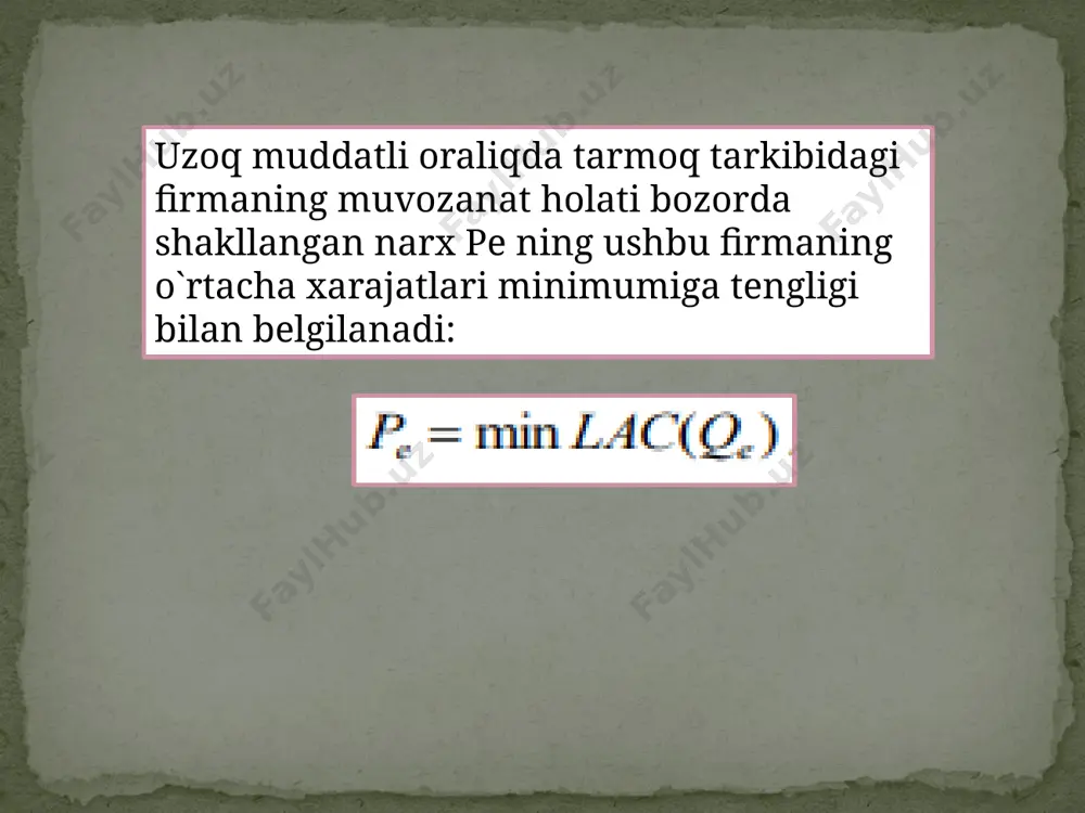oraliqdagi taklifni firma takliflarini qo`shish orqali aniqlab bo`lmaydi. nima uchun deganda, uzoq muddatli oraliqda bozor narxining o`zgarishiga ko`ra firmalar bozorga kiradi yoki undan chiqadi. bu o`z navbatida firmalar taklif chiziqlarini qo`shib bo`lmasligini ko`rsatadi (qaysi firmalar bozorda qolayotganligini biz bilmaymiz). uzoq muddatli oraliqdagi taklifni aniqlashda ishlab chiqarish hajmining kengayishini faqat resurslardan foydalanishning kengayishi hisobidan bo`ladi, deb faraz qilinadi. ixtiro va texnologiyaning ishlab chiqarishga ta‘siri o`zgarmas deb qabul qilinadi. uzoq muddatli oraliqdagi umumiy taklifning shakli tarmoqda ishlab chiqarish hajmi o`sishining yoki kamayishining foydalaniladigan ishlab chiqarish omillari narxiga ta‘siri darajasiga bog`liqdir. tarmoq xo’jaligi xarajatlari o’zgaruvchi o’suvchi kamayuvchi xarajatlari o`zgarmas bo`lgan tarmoq. tarmoqda ishlab chiqarish hajmining o`sishi foydalaniladigan resurslarning narxiga ta‘sir qilmasa, biz yuqorida ko`rdikki, tarmoqning kengayishi va qisqarishi muvozanat narx p0 ga ta‘sir qilmaydi. biror sabab bilan (masalan, iste`molchi didining o`zgarishi) talab oshganda mahsulot narxi oshadi va tipik firma musbat iqtisodiy foyda ola boshlaydi. bu foyda boshqa firmalarni ushbu tarmoqqa kirib kelishiga sabab …
