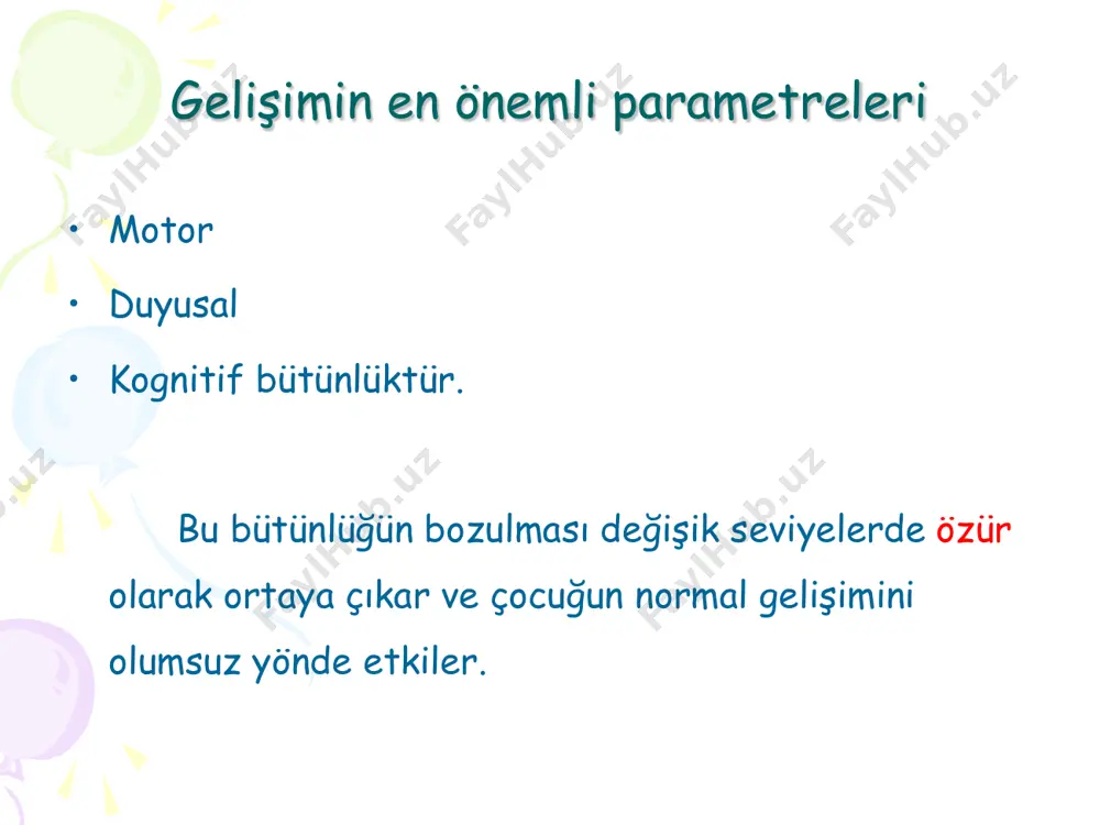 ını daha yukarı kaldırabilir ve ağırlık önkollara aktarılmıştır. • 3.ay baş 90 dereceye kadar kaldırılabilir • gravite merkezinin aşağıya doğru yer değiştirmesi normal lumbal eğrinin ve dik oturuşun gelişimi için önemlidir. 3 ay • ayrıca 3 aylık bebek elleri ve ayaklarıyla oynamaya başlar ve vücudunu keşfeder. • piaget bu periyodun sensomotor periyod olduğunu, bebeğin denem yanılma yolu ile yeni bir hareket keşfedebileceğini ve aktivite üretmeyi deneyebileceğini söyler. • bu periyod boyunca bebek aktiviteyi ara vermeden tekrarlar. • bu el-göz koordinasyonunun ilk adımıdır. 4 ay • yüzükoyun başını kaldırır ve orta hatta tutar. • karnından kaldırıldığında başını ve bacaklarını kaldırabilir. • uzanma ve kavrama başlar. • oyuncağı kavrar • görsel olarak odağı keşfeder, gözler bütün hareketleri takip eder. • anne ile oynar • farklı sesler çıkarır. 4 ay • sırtüstü pozisyonda eller, ayaklar ve dizler beraber orta hattadır. • alt ekstremitelerde artan kalça ekstansiyon anterior pelvik tiltini arttırır. • anteroposterior pelvik …