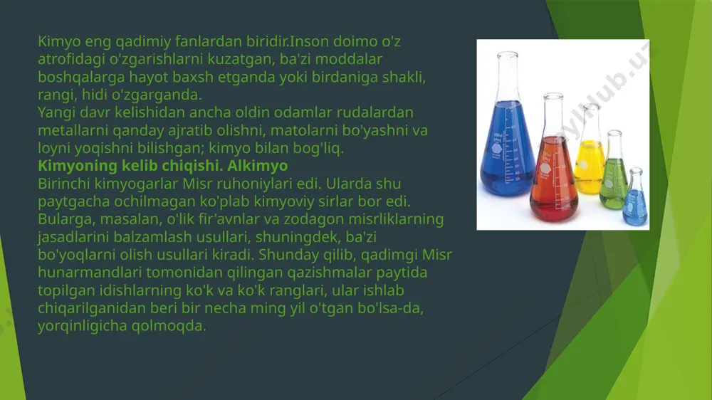 mob kabi metallarni ham oltinga aylantirish xususiyatiga ega boʻlishi kerak boʻlgan bu ikki preparatning eng muhimi faylasuf toshi, qizil sher, buyuk eliksir deb atalgan. uni falsafiy tuxum, qizil damlama, panatseya va hayot eliksiri deb ham atashgan. ushbu vosita nafaqat metallarni yaxshilash, balki universal dori bo'lib xizmat qilishi kerak edi, uning eritmasi, oltin ichimlik deb ataladigan narsa barcha kasalliklarni davolaydi, eski tanani yoshartiradi va umrini uzaytiradi. qadimgi misr alkimyoning vatani hisoblanadi. alkimyogarlarning o'zlari o'z fanlarini germes trismegistusdan (misr xudosi thoth) boshlagan va shuning uchun oltin yasash san'ati germetik deb atalgan. alkimyogarlar o'z idishlarini germes tasviri tushirilgan muhr bilan muhrlab qo'yishdi - shuning uchun "germetik muhrlangan" iborasi. ibtido kitobida va bibliyadagi xano'x payg'ambar kitobida tasvirlanganidek, farishtalar turmush qurgan yerdagi ayollarga "oddiy" metallarni oltinga aylantirish san'atini o'rgatishgan degan afsona bor edi. bu san'at "hema" nomli kitobda yoritilgan. arab olimi an-nadim (10-asr) alkimyo fanining asoschisi asli bobillik boʻlib, bobil pandemoniyasidan keyin misrda qoʻnim topgan …