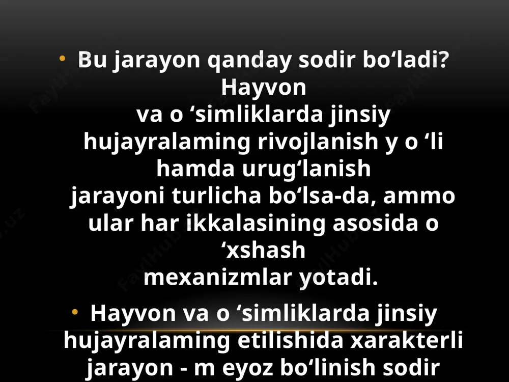 shgan. xromosomalarning spirallashishi anafaza i ga qadar davom etadi. anafaza i xromosomalar qarama-qarshi qutblarga tortiladi. meyoz i anafazasining mitoz anafazasidan farqi shundaki, anafaza i da bitta sentromeraga ulangan ikkita xromatidadan tashkil topgan xromosomalar tarqaladi, alohida qayd etish kerakki, har bir juftning (bivalentning) otalik va onalik xromosomalarining teng holdalik ehtimolligi bo‘yicha ikki qutbning istalgan biriga tortiladi, agarda ulardan biri bitta qutbga tortilsa, ikkinchisi albatta boshqa qutbga tortiladi. bu m a’noda gomologik xromosomalar bir-biriga bog‘liqdir. ammo gomologik xromosomalarning har bir jufti, boshqasiga nisbatan mustaqil taqsimlanib, xromosomalarning turli xil kombinatsiyalarini keltirib chiqaradi. telafaza xromosomalaming qutblarga ajralishi tugallanib, har bir gomologik xromosoma to‘plami atrofida yadro qobig‘i hosil bo‘ladi va bitta hujayradan ikkita yangi hujayra hosil bo‘ladi. m eyoz 1 va meyoz ii o'rtasidagi interfaza qisqa muddatli yoki umuman bo‘lmaydi. uning meyoz 1 va mitoz interfazasidan asosiy farqi shimdaki, unda yangi dnk sintezi ro‘y bermaydi. meyoz ii meyoz 11 ning boshlanishida xromosomalar ikki hissa ortgan …