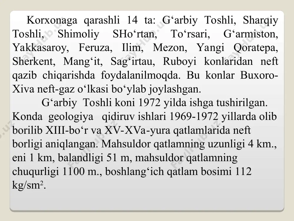 li mahsuldor qatlamning qalinligi - 51 m, g‘ovakligi 7,5 %, о‘tkazuvchanligi – 320 md, gazga tо‘yinganligi – 68 %. rif usti qatlamidagi foydali mahsuldor qatlamning qalinligi – 21 m, g‘ovakligi 8 %, gazga tо‘yinganligi – 68 %. kon bо‘yicha о‘rtacha foydali mahsuldor qatlam – 109 m, g‘ovakligi 8,5 %, о‘tkazuvchanligi -140 md, gazga tо‘yinganligi – 68 % ni tashkil qiladi. yangi qoratepa koni geologiya-qidiruv burg‘ilash ishlari natijasida 2003 yilda quduqdan sanoat miqiyosidagi mahsulot olinishi bilan kon ochilgan. kondagi mahsuldor qatlam yura davrining kellovoy-oksford yotqiziqlari xv-qatlami bо‘lib, kattaligi jihatdan: uzunligi 7,6 km, eni 2,3 km, qalinligi 70 metrli ohaktoshdan iborat. g‘ovakligi 9-11 %, qatlamni gazga tо‘yinganligi - 83 % ni tashkil qiladi. kondagi gsch 3121m mutloq belgida. konda izlov-qidiruv ishlari 2008 yilda tugallangan. konda yettita izlov-qidiruv quduqlari burg‘ilangan va quduqlardan sanoat miqiyosidagi gaz va gazkondensati olingandan sо‘ng 2005 yil kon ishga tushirilgan. mahsuldor qatlam yuqori yura ohaktoshlardan iborat bо‘lib (xv, xva, …