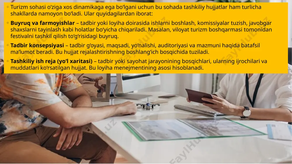 yatlar bosqichma-bosqich rejalashtirilgan bo‘lib, qatnashchilar soni, vaqt jadvali, manzillar va tashkilotchilar aniqlashtirilgan. 3. moliyaviy va logistika hujjatlari festivalga ajratilgan mablag‘lar bo‘yicha smeta (byudjet hujjati) tuzilib, unda davlat budjeti, homiylar va boshqa manbalar hisobidan moliyaviy xarajatlar tasdiqlanadi. logistika masalalari bo‘yicha esa joylashuv, transport va xavfsizlik bilan bog‘liq mas’uliyatlar belgilangan. bu jarayonlar tegishli shartnomalar asosida tashkil etiladi. 4. axborot-kommunikatsion hujjatlar festival oldidan va davomida axborot-targ‘ibot materiallari tayyorlanadi: press-relizlar, taklifnomalar, afishalar, promo-roliklar va bukletlar. bu materiallar festival imidjini shakllantirishda va jamoatchilik bilan aloqada muhim o‘rin tutadi. 5. yakuniy hujjatlar va tahlil festival yakunlangach, tashkiliy komissiya tomonidan hisobot hujjatlari tuziladi. unda ishtirokchilar soni, faoliyat natijalari, ko‘rsatilgan xizmatlar sifati va moliyaviy holat tahlil qilinadi. ushbu tahliliy hujjatlar keyingi yillardagi tadbirlarni rejalashtirishda asos bo‘lib xizmat qiladi. shu tarzda, “ipak yo‘li” festivali misolida ko‘rish mumkinki, har bir tashkiliy bosqichda maxsus hujjatlar asosida ish yuritiladi. ular orqali samaradorlikka erishiladi, boshqaruv barqarorligi ta’minlanadi va tadbirni professional darajada o‘tkazish imkoniyati …
