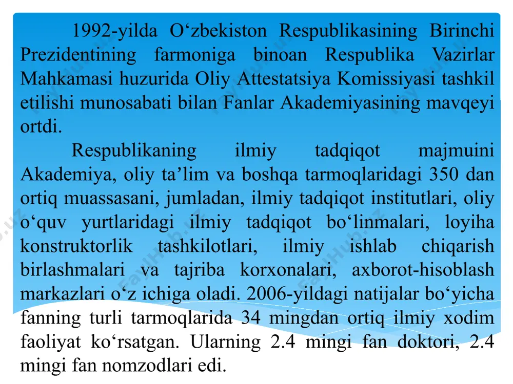 faoliyatida raqobatga asoslangan muhit vujudga keltirildi. 3. uchinchi bosqich (2005 va undan keyingi yillar) to‘plangan tajribani tahlil etish va umumlashtirish asosida mamlakatni ijtimoiy-iqtisodiy rivojlantirish istiqbollariga muvofiq kadrlar tayyorlash tizimini takomillashtirish va yanada rivojlantirish. taʼlim muassasalarining resurs, kadrlar va axborot bazalari yanada mustahkamlanadi, o‘quv-tarbiya jarayoni yangi o‘quv-uslubiy majmualar, ilg‘or pedagogik texnologiyalar bilan to‘liq taʼminlanadi. “kadrlar tayyorlash milliy dasturi to‘g‘risida”gi o‘zbekiston respublikasi qonunlariga va o‘zbekiston respublikasi vazirlar mahkamasining “o‘zbekiston respublikasida o‘rta maxsus, kasb-hunar taʼlimini tashkil etish chora-tadbirlari to‘g‘risida”gi (1998-y.) 204-sonli qaroriga muvofiq kasb-hunar kollejlari tashkil qilina boshladi. 1999-2000-o‘quv yilidan boshlab – tayanch pedagogika institutlari va universitetlar talabalarini tayyorlash dasturiga yangi taʼlim, kasb-hunar dasturlari hamda akademik litseylar va kasb-hunar kollejlarida o‘qitish uslubiyoti bo‘yicha maxsus kurslar kiritildi. 2. taʼlimning milliy modelining shakllanishi, rivojlanishi va sohadagi muammolar. maʼlumki, murakkab o‘tish yillarida maktablardagi maʼnaviymaʼrifiy muhit, o‘qituvchi kasbining obro‘yi, nufuzi pasayib ketgani, yangi davr pedagoglarini tarbiyalash, pedagogika fanini rivojlantirish, innovatsion taʼlim texnologiyalarini joriy etishga yetarli eʼtibor berilmagani …
