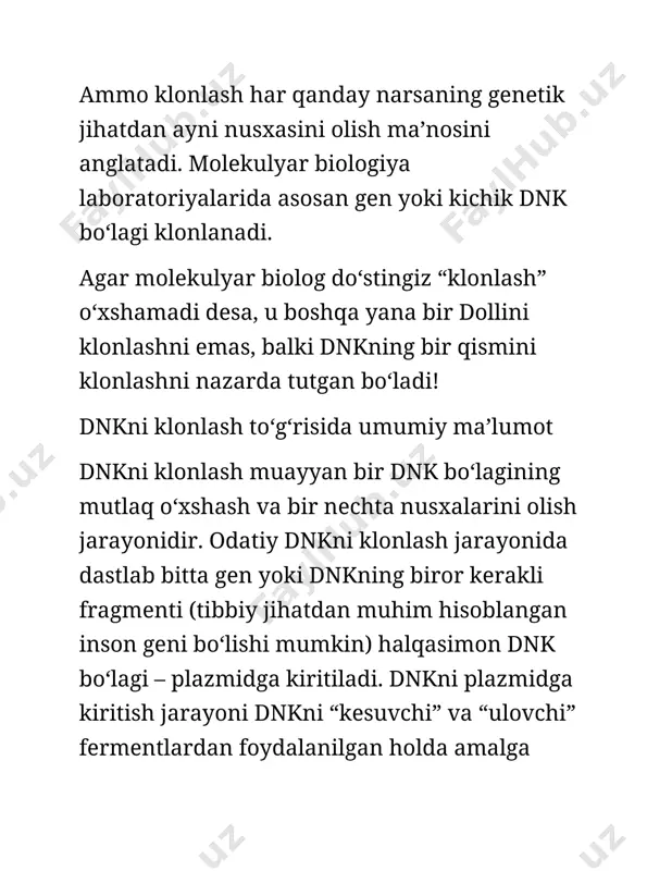 qabul qilishga moyil boʻladi. ammo faqatgina juda kam miqdordagi bakteriyalargina yot dnkni muvaffaqiyatli qabul qiladi. qanday qilib issiqlik shoki bakteriyani yot dnk molekulasini qabul qilishga majburlaydi? odatda plazmidda antibiotikka chidamli gen boʻlib, plazmid transformatsiya boʻlgan bakteriyani antibiotik taʼsiridan saqlaydi. plazmidni qabul qilgan bakteriya antibiotik qoʻshilgan ozuqa muhitida yashay oladi va koʻpayadi. plazmidsiz bakteriyalar esa antibiotik taʼsirida halok boʻladi. har bitta yashab qolgan bakteriya kichkina nuqta koʻrinishidagi guruh – koloniyalarni hosil qiladi. har bitta koloniyani tashkil etgan bakteriyalarda bir turdagi plazmidlar boʻladi. chap tomonda plazmid tarkibida antibiotikka chidamli gen borligi koʻrsatilgan. oʻng tomonda antibiotikli likopchaga barcha bakteriyalar joylangan. plazmidsiz bakteriyalar antibiotik taʼsiridan nobud boʻladi. plazmidni qabul qilgan har bir bakteriya bitta koloniya hosil qiladi. kolloniyadagi barcha bakteriyalarda bir turdagi plazmidlar bor. odatda koloniyalar kichkina oqish nuqtaga oʻxshaydi. barcha koloniyalarda ham biz xohlagan kerakli plazmidlar boʻlmaydi. chunki dnk fragmentlarini ulash vaqtida barcha fragmentlar biz istagandek ulanmaydi. bir nechta koloniyalarni tekshirib, qaysi koloniyada …