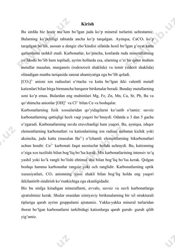 lari radiusiga muvofiq mg, zn va fe2+ bir-birlari bilan keng miqyosda oʼrin almashadilar. xuddi shuningdek fe2+ va mn2+ karbonatlari ham cheksiz izomorf aralashmalari qatori hosil qiladi. ca elementiga kelsak, uning ion radiusi yuqorida aytib oʼtilgan kationlar ioni radiusidan ancha farq qilganligi uchun ular bilan birga faqat qoʼshaloq tuzlar hosil qila olishi mumkin. kaltsiy va magniy ionlari kristall strukturada uchinchi darajali oʼq boʼyicha navbatma-navbat joylashadi. shuning uchun, kaltsit izomorf qatoriga kiradigan qoʼshaloq tuzlarning kristallari simmetriyasi ancha past darajada boʼladi: ditrigonal-skalenoedrik simmetriya koʼrinishi oʼrniga, romboedrik simmetriya koʼrinishiga ega boʼlamiz, yaʼni markazda joylashgan uglerodning va u bilan bogʼlangan kislorod ionining ustidan oʼtadigan ikkinchi darajali oʼq yoʼqoladi. kаltsit — caco3. sinonimi: ohak shpati. izomorf aralashmalariga koʼra ajratilgan xillari juda koʼp. fizik belgilari boshqacha boʼlgan xillaridan island shpatini — rangsiz shaffof kaltsitni eslatib oʼtish lozim. kimyoviy tarkibi. cao 56%, co2 44%. аralashmalardan mg, fe, mn (8% gacha), ancha kamroq zn (2% gacha), sr (strontsio kaltsit) …