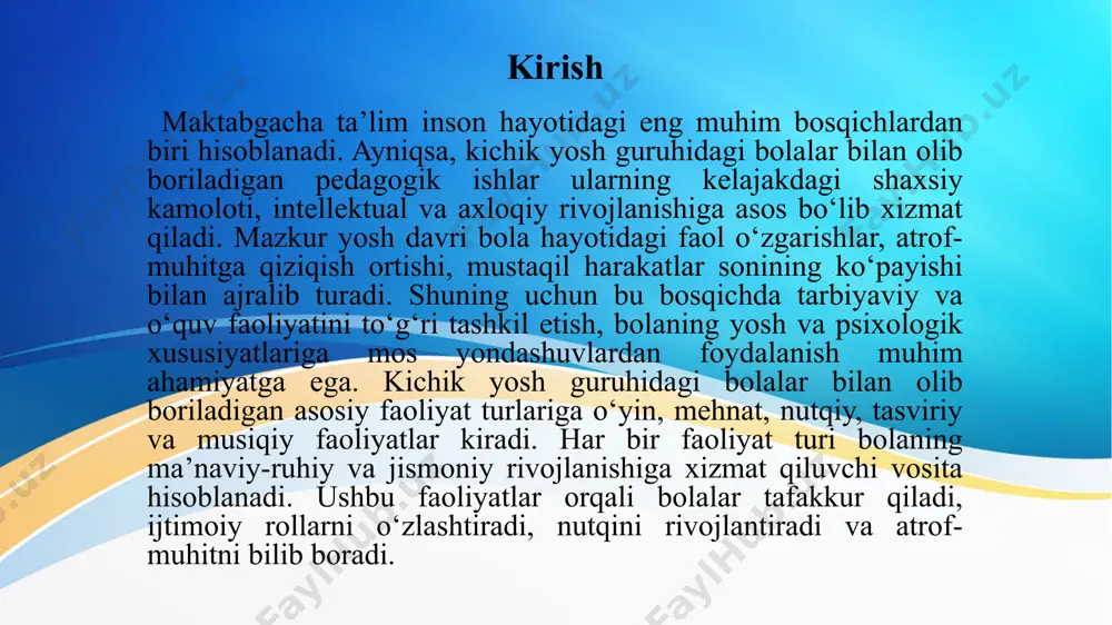 a ranglar, shakllar, o‘lchamlar haqida dastlabki tushunchalar beriladi. nutqiy faoliyatlar kichik yosh guruhidagi bolalarning og‘zaki nutqini rivojlantirishga qaratilgan. bu faoliyat doirasida bolalarga ertaklar o‘qib berish, she’r aytish, savol-javoblar o‘tkazish, kichik hikoyalar tuzish kabi mashg‘ulotlar tashkil etiladi. nutqiy faoliyatlar bolalarning lug‘at boyligini oshirish, to‘g‘ri talaffuz qilish, o‘z fikrini ifodalash kabi ko‘nikmalarini rivojlantiradi. shuningdek, tinglab tushunish, suhbatda faol ishtirok etish, muloqot madaniyati ham shakllantiriladi. nutq bolalarning aqliy rivojlanishi bilan bevosita bog‘liq. musiqiy faoliyat bolalarning eshitish qobiliyati, ritmni his qilish, qo‘shiq kuylash, raqsga tushish, musiqiy asboblar chalish orqali o‘zini ifoda etish salohiyatini rivojlantiradi. musiqa bolalarda estetik his-tuyg‘ularni shakllantiradi, emotsional holatini ijobiy tomonga yo‘naltiradi. musiqiy faoliyatlar bolaning kayfiyatini ko‘taradi, ularni birgalikda harakat qilishga o‘rgatadi va jamoaviy ish ko‘nikmalarini hosil qiladi. 2.o‘yin, rasm chizish va nutq faoliyatining shakllanishi maktabgacha yosh davrida bola shaxsining rivojlanishida o‘yin, rasm chizish va nutq faoliyati muhim ahamiyatga ega. bu faoliyat turlari bolaning aqliy, jismoniy, ijtimoiy va hissiy rivojlanishini ta'minlaydi. har …