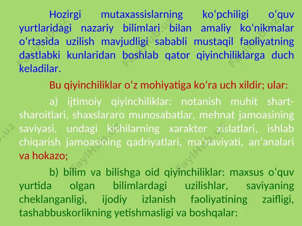 ri bilan to‘g‘ri muloqotda bo’lishi, muayyan qoidaga asoslangan muomala qilishi shart. oiladagi shaxslararo munosabatning ko’lami kengligi sababli bir nechta bosqichli muloqotga asoslanish kerak. lekin oila tinchligi, totuvligi va ahilligiga halal bermaslik niyatida yosh yigit va qizlar (kelinlar) vijdon amriga qarshi xatti-harakat qilishga ham majbur bo’ladilar, o‘z maslaklari, fikrlari, shaxsiy qarashlariga xilof yo’li tutadilar. dilkashlik uchun har bir oila a’zosi bilan umumiy “til” topishga intiladilar. shunga ko‘ra oila muhiti ham yigit va qizlarning ruhiyati hamda ma’naviyatini o‘zgartiradigan omil vazifasini o‘taydi. inson uchun psixologik mexanizm rolini bajaruvchi yana bir omil ulfatlar davrasidir. ulfatlar odatda shaxsiy mayli, qiziqishi, intilishi, orzu-istagi, maqsadi, qarashlari, yoshi va xulqi bir-biriga mos tengdoshlardan iboratdir. ko‘ngilchanlik, do‘stlar ra’yiga qarshi bormaslik tufayli yoshlar xarakterida o‘zgarishlar yuzaga keladi. yuksak hislar, barqaror e’tiqod, ilmiy dunyoqarash, ichki kechinmalar, mustaqillik va tashabbuskorlik tuyg‘ulari poymol bo’ladi, ya’ni “do‘sting uchun zahar yut” qabilida ish tutiladi. natijada mas’uliyatsizlik, yuzakilik, loqaydlik, ikkiyuzlamachilik, bevafolik singari illatlar tarkib topa boshlaydi. …