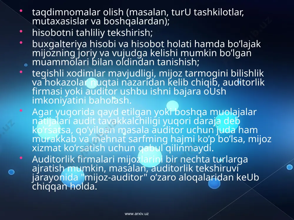 necha manbalarda olishi mumkin. masalan: ushbu sub'ekt va u qaraydigan tarmoq bilan oldingi ish tajribasidan; sub'ekt xodimlari bilan suxbatlar o’tkazishdan (masalan, direktor va etakchi mutaxassislar bilan); ichki audit xodimlari bilan suxbatlar o’tkazish va ichki audit hisobotlarini sharhlashdan; ushbu sub'ektga yoki ushbu tarmoqning boshqa korxonalariga xizmat ko’rsatgan auditorlar, huquqshunoslar va boshqa maslahatchilar bilan suhbat o’tkazishdan; ushbu tarmoqda ishlamaydigan kasbiy xabardor bo’lgan boshqa shaxslar bilan suhbat o’tkazishdan (masalan, ushbu tarmoqda ixtisoslashgan iqtisodchilar, ushbu tarmoqni tartibga soluvchi idoralar vakfflari hamda buyurtmachi, mol etkazib beruvchi va raqobatchilar bilan); tarmoqqa taalluqli bo’lgan nashrlardan (masalan, davlat soliq inspektsiyalari, statistik va sharhlovchi materiallar, maqolalar, tijorat jumanar, banklar va qimmatli qogozlarga oid operatsiyalar bo’yicha vositachilar tomonidan tayyorlangan hisobotlar, moliyaviy gazetalar); sub'ekt faouyatiga ahamiyatu darajada ta'sir etuvchi qonunchilika oid va me'yoriy hujjatlardan; sub'ektning ishlab chiqarishga va ma'muriy xonalari joylashgan joylarga borishdan; www.arxiv.uz www.arxiv.uz biznes to’grisida bilish auditorga malakaviy fikr-mulohaza bildirish uchun asos bo’lib xizmat qiladi. mijoz biznesini bilish va …