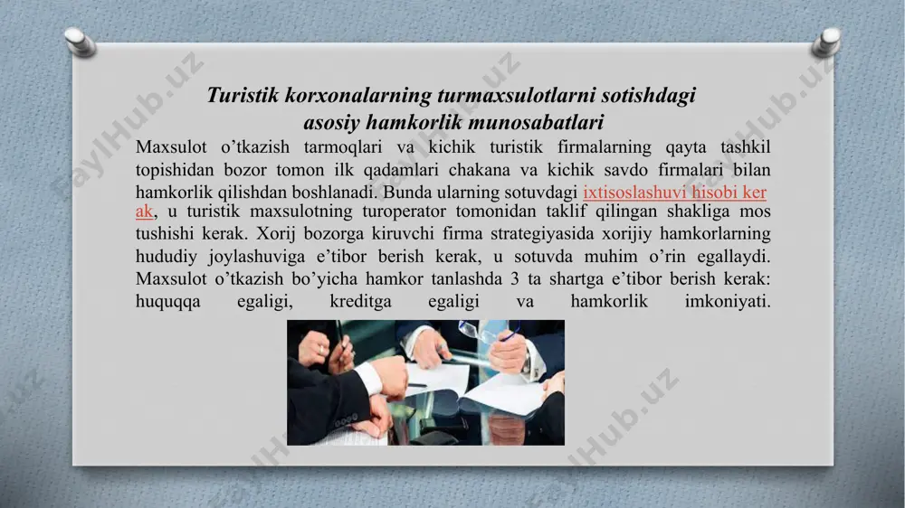 nazorat qilinadi. huquqiy imkoniyatini o’rganayotganimizda, turfirmaning transport kompaniyasi bilan shartnomaga egaligini ham nazarda to’tish kerak. transport kompaniyasining (aviatsion, temir yo’l, dengiz yo’li va avtotransport) turistik firmani agent qilib saylanishi ham uning transport kompaniyasi tomondan ishonchga ega ekanligini ko’rsatadi. chiptalar qattiq moddiy nazorat hujjati hisoblanadi. bunday ishonch faqatgina turfirmaning ish faoliyati chuqur o’rganilganda beriladi. kredit kompaniyasi - bu tushuncha ostida firmaning shartnoma tuzishga yetarli mablag’ining borligi tushuniladi. huquqiy imkoniyat firmada o’z yuridik kuchiga ega ekan o’zgarmas xarakteri hisoblanadi, lekin kredit kompaniyasi bir necha marta o’zgarishi mumkin. ba’zi turistik firmalar o’z tajribalarida shunday ahvolga guvoh bo’lishganki, xorijiy turfirma bank hisoblarida ba’zi kunlarda millionlab amerika dollari bo’lgan, lekin bir necha kundan so’ng esa u hisoblar bo’sh bo’lishgan. ko’pincha firmalar o’z kredit imkoniyatlari haqida isbot sifatida bank referansini ko’rsatishadi, bankdan mablag’ning taxminiy hisobi haqida ariza olib kelishadi. lekin, bu arizalar yetarli emas, bundan tashqari u shartnoma tuzishga asos bo’la olmaydi. turistik firmaning kredit imkoniyatiga …