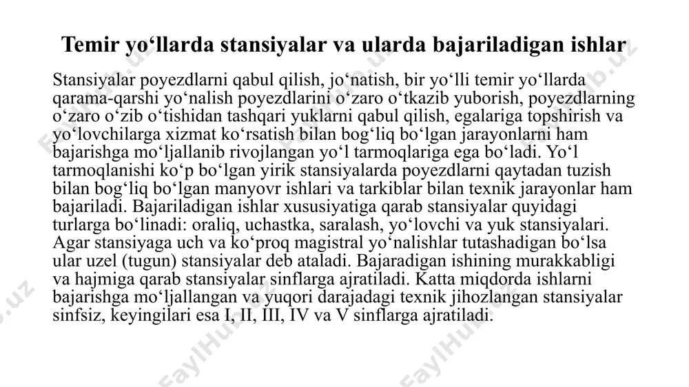 stansiyalar deb ataladi. bajaradigan ishining murakkabligi va hajmiga qarab stansiyalar sinflarga ajratiladi. katta miqdorda ishlarni bajarishga mo‘ljallangan va yuqori darajadagi texnik jihozlangan stansiyalar sinfsiz, keyingilari esa i, ii, iii, iv va v sinflarga ajratiladi. stansiya yo‘llari, vazifasi va uzunligini belgilash stansiyalarda ikki xil turdagi yo‘llar farqlanadi: stansiya yo‘llari va maxsus vazifali yo‘llar. stansiya yo‘llariga stansiya chegarasi ichida joylashgan – bosh, qabul jo‘natish, saralash, tortish, ortish-tushirish, depo (lokomotiv va vagon xo‘jaliklari), bog‘lovchi va boshqa yo‘llar kiradi. maxsus vazifali yo‘llarga ehtiyot va tutib qoluvchi berk yo‘llar hamda korxonalarga olib boruvchi shoxobcha yo‘llar kiradi. ehtiyot berk yo‘llar harakatlanuvchi tarkiblarning tasodif va ehtiyotsiz harakat sababli poyezdlarning yurish yo‘llariga chiqib ketishdan saqlaydi. tutib qoluvchi berk yo‘llar esa stansiyaga tutashgan surunkali qiyalikdan boshqaruvini yo‘qotib kelayotgan poyezd yoki alohida vagonlarni stansiyaga kiritmay tutib qolish uchun peregon tomonidan qo‘yilib meyoriy talablarga binoan birinchi strelka shu berk yo‘lga tayyorlab qo‘yiladi. stansiyalarda bir xil ishlarni bajarish uchun mo‘ljallangan yo‘llar park …
