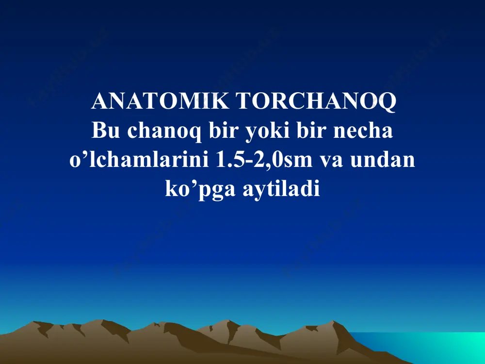 .yonbosh suyak qanotlari keng yoyilgan 4. mixael's rombi yassilashgan, ya`ni vertikal o`lchami 11 sm.dan kichik tch klinik belgilari boyi 150sm past yoki 180 sm baland qorni o`tkirsimon yoki osilgan xolda homilani chano? bilan joylashishi homila ko`ndalang yotishи mixaelis rombi o`zgarishi umumiy bir tekis toraygan chanokda tugrug mexanizmi homila boshining 1-tekislikda uzoq vaqt ballanda turishi - homila boshining maksimal bukilixshi -homila boshining kuchli konfiguratsiyasi dolixosefal bosh -homila boshi ayolning choti tomoniga siljishi va yozilish paytida oraliq yirtilishi ясси рахитик торчаноқда туғруқ механизми . homila boshining o`q-yoysimon choki chanoqning ko`ndalang o`lchamida uzoq turib qolishi. 2. homila boshi 1 – tekislikda yoziladi, ya`ni katta likildoq past joylashadi. yassi raxitik torchanoqda tugrug mexanizmi 3.homila boshi oldingi tepa suyagi bilan , asinklitizm xolda kiradi. 4. homila boshi chanoqning kirish tekislikdan o`tishi bilan qolgan kengaygangan tekisliklardan juda tez o`tadi, natijada oraliq yirtilishlari va bolada esa bosh miya jarohatlari paydo bo`lish mumkiн. yassiraxitik tor chanoqda boshning asinklitik …