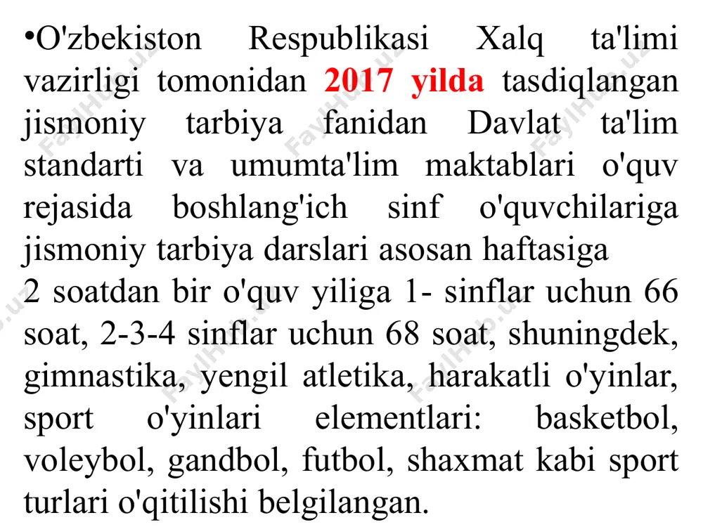 a o‘ziga xos xususiyatlarga ega bo‘lib sport zalda, maxsus inshootlarda, maydonchalarda, maktab hovlisida, stadion yo‘laklarida o‘tkaziladi, bunday joyda o‘quvchilarga dars o‘tishda alohida sharoitlar yaratiladi. o‘quvchilarga jismoniy tarbiya darslarida odatdagi maktab formasida emas, maxsus sport kiyimlarida bo‘lishi talab etiladi. bunda jismoniy harakatlarni bajarish qulay bo‘ladi. 2. jismoniy tarbiya darsning tuzilishi jismoniy tarbiya darslari bilan bog‘liq bo‘lgan eng asosiy masalalardan biri bu darsning tuzilishidir. darsning tuzilishi – bu dars qismlari soni, ularni ketma – ketligi va mazmuni, davomiyligidir – deb ta'rif berish mumkin. bugungi kunda jismoniy tarbiya darslari tuzilishiga ko‘ra uch qismdan iborat va ular darsning -tayyorlov -asosiy va - yakuniy qismi deb nomlanadi. darsning tayyorlov qismi o‘quvchilarni har tomonlama darsning asosiy qismida bajarilishi lozim bo‘lgan asosiy vazifalarga tayyorlab olishdan iborat bo‘lib, bu qismga odatda o‘rtacha taxminan 8 - 12 minut, ba'zan ko‘proq vaqt rejalashtiriladi. darsning asosiy qismida o‘qituvchi tomonidan tuzilgan dars ishlanmasiga ko‘ra sinfda jismoniy tarbiyadan o‘quv dasturida belgilangan yangi mashqlar …