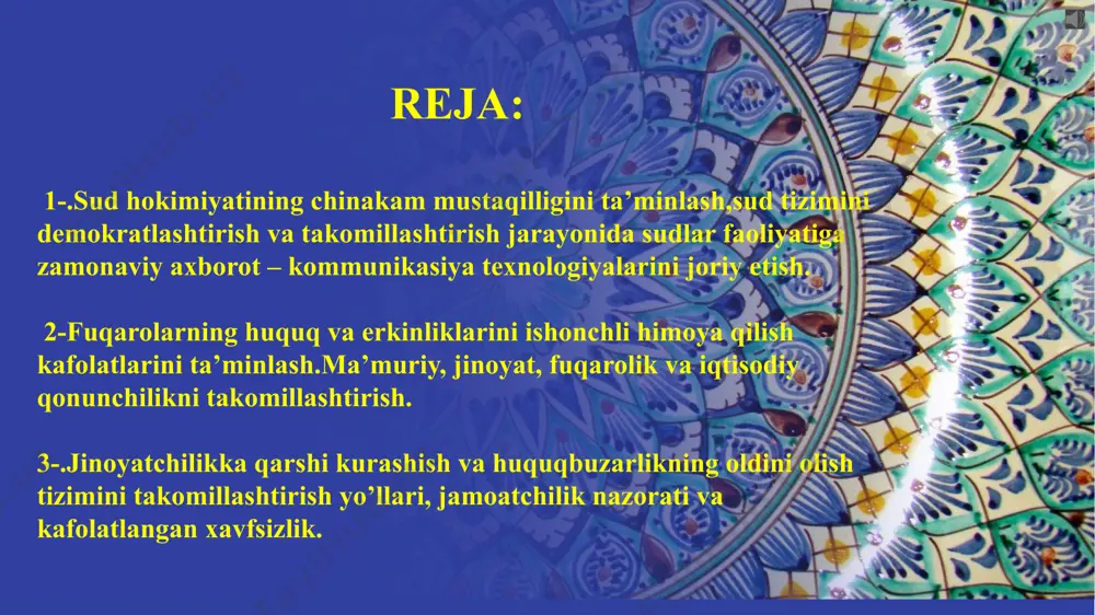 jinoyat, iqtisodiy va ma’muriy sudlar o’zbekiston respublikasi sudyalar oliy kengashi tuzildi, sudyalik lavozimiga muddatsiz davrga tayinlash (saylash) tartibi joriy qilindi. ta’kidlash joizki, barcha toifadagi sud ishlarini sayyor sud majlislarida ko’rib chiqish amaliyotining kengaytirilganligi aholi bilan ochiq muloqotni yo’lga qo’yish va sud hokimiyatining ochiqligini oshirish yo’lida ko’rilgan muhim chora bo’ldi. sudyalar tomonidan aholi bilan ochiq muloqotlar tashkil etilayotgani, mahalla, korxona va tashkilotlarda sayyor sud majlislari o’tkazish yo’lga qo’yilgani tizimning ochiqligini ta’minlash bilan birga, aholining sud tizimiga, adolatga, davlatga ishonchini oshirishga xizmat qiladi 106 modda sud hokimiyati organlarining xususiyatlari shundaki, ular konstitusiyaga asosan (106 - modda ), qonun chiqaruvchi va ijro etuvchi hokimiyatlardan, siyosiy partiyalardan, boshqa jamoat birlashmalaridan mustaqil holda ish yuritadi. lekin, bu davlat hokimiyati tizimiga kirgan har bir hokimiyat amaliy ish yuritishda qarama – qarshi ish olib borishi mumkin, degan ma’noni anglatmaydi. 11-modda o’zbekiston respublikasi konstitusiyasining 11 – moddasiga muvofiq davlat hokimiyatining tizimi – qonun chiqaruvchi, ijro etuvchi va sud …