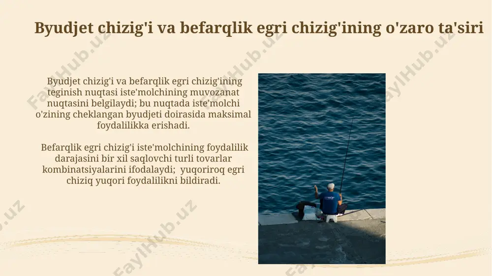 ildiradi. uchta tovar (masalan, olma, nok va banan) uchun fisher befarqlik egri chizig'i uch o'lchovli fazo muhitda tasvirlanadi, bu erda har bir o'q tovar miqdorini aks ettiradi xulosa fisherning befarqlik egri chizig'i 2 o'zgaruvchini, masalan, mehnat va dam olishni, yoki iste'mol va tejashni aks ettiradi va turli kombinatsiyalarni bir xil foyda darajasini ta'minlaydigan nuqtalarni birlashtiradi. bezakli befarqlik egri chizig'i qiyalik qiymati (substitution rate) - bir birlik mahsulotni olish uchun qancha boshqa mahsulotdan voz kechish kerakligini ko'rsatadi, bu esa foyda darajasini o'zgartirmasdan. fisherning befarqlik egri chizig'ining cheklovlari beqaror afzalliklar tufayli befarqlik egri chizig'i shakli o'zgarsa, tahlilning aniqligi pasayadi va 2 ta nuqta orasidagi farqni aniqlash qiyinlashadi. fisherning befarqlik egri chizig'i faqat ikkita tovarni hisobga oladi, ko'proq tovarlar bo'lsa, uning qo'llanilishi murakkablashadi va 3 o'lchovli grafikalarni talab qilishi mumkin. bezakli va oddiy tovarlar o'rtasidagi farq bezaxli tovarlarning fisher egri chizig'ida (indifference curve) qiyaligi musbat, oddiy tovarlarnikida esa manfiy bo'ladi, bu ularning xarajatlarga …