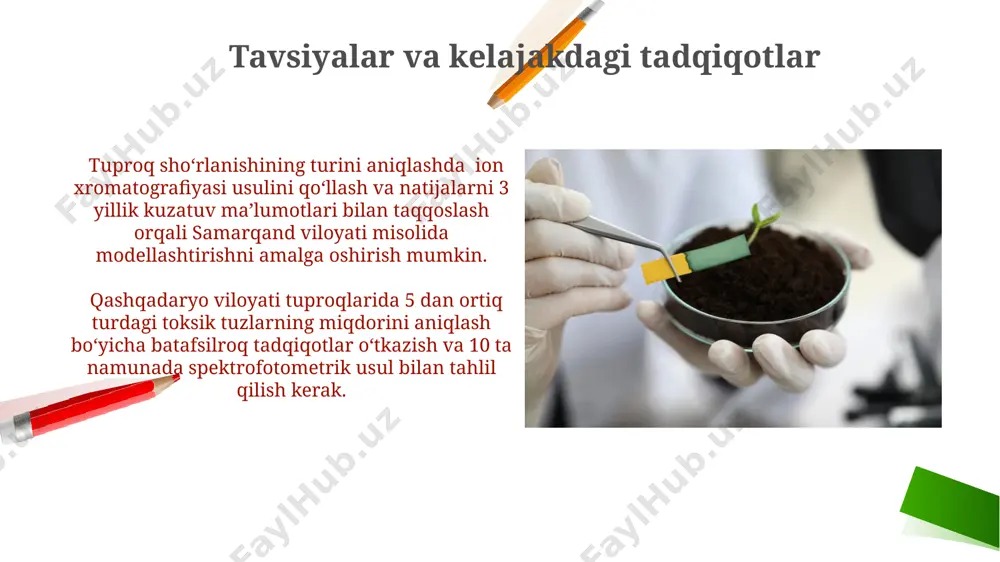 rini kamaytirish mumkin. tuproqqa 15-20 sm chuqurlikda gips (caso4) qo'shish, ayniqsa, qoraqalpog'istonning sho'rlangan tuproqlarida tuzlarni yuvib tashlash va tuproq unumdorligini oshirishga yordam beradi. tuproq sho`rlanish darajasini baholash tuproq namunasini samarqand viloyatidan olib, undagi tuz miqdorini aniqlash uchun elektr o'tkazuvchanlik (ec) usuli qo'llanilib, 1:5 nisbatda suvda suyultirilib, 4 ds/m dan yuqori ko'rsatkich tuproqning yuqori sho'rlanganligini bildiradi. farg'ona vodiysidagi sug'oriladigan yerlarda tuproq sho'rlanishini baholashda, tuproqning ph darajasi va tarkibida gips (caso4) kabi tuzlarning miqdori (masalan, 20% dan yuqori) muhim ahamiyat kasb etadi. kimyoviy tahlil usuli kimyoviy tahlil usuli tuproq namunalarini 1:5 nisbatda distillangan suvda eritishni, keyin esa induktiv bog'langan plazma spektrometri (icp-oes) yordamida 10 dan ortiq toksik tuzlarning, jumladan, natriy, kaliy va xloridlarning miqdorini aniqlashni o'z ichiga oladi. kimyoviy tahlil usuli, ph metr va elektro o'tkazuvchanlik o'lchagichlari bilan birgalikda ishlatilganda, tuproqning sho'rlanish darajasini aniqlashda 95% aniqlikka erishish mumkinligini ko'rsatuvchi 2023-yilgi toshkentdagi tadqiqotlar natijalari mavjud. spektrofotometrik usul tuproq namunalarida kaliy, natriy va kaltsiy …