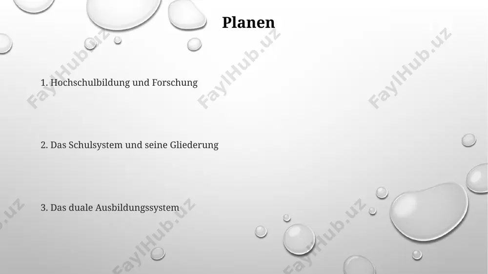 deutschland definieren mindestanforderungen für schulabschlüsse, variieren aber in der konkreten ausgestaltung und führen zu unterschiedlichen leistungsniveaus zwischen den bundesländern. das gymnasium, mit seiner acht- oder neunjährigen dauer, steht im deutschen system für eine höhere allgemeine bildung und bereitet auf das hochschulstudium vor, gefolgt von beruflichen ausbildungswegen. reformen wie die einführung von ganztagsschulen und der fokus auf kompetenzorientierung zielen auf eine modernisierte und individualisierte bildung, stoßen aber auf finanzielle und strukturelle herausforderungen. grundschule die grundschulzeit umfasst in der regel vier jahre, wobei kinder im alter von sechs jahren eingeschult werden und mit neun jahren die grundschule abschließen. die klassenstärken in deutschen grundschulen liegen im durchschnitt zwischen 20 und 28 schülern, was ein verhältnismäßig niedriges schüler-lehrer-verhältnis im internationalen vergleich darstellt. ein wichtiger bestandteil der grundschule ist die ganzheitliche förderung des kindes, die neben den kernfächern deutsch, mathematik und sachkunde auch musisch-künstlerische und sportliche aktivitäten umfasst. sekundarstufe ii die sekundarstufe ii umfasst in …