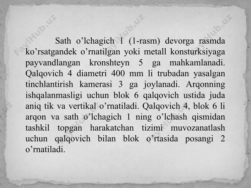 ’lchanadi. bunda o’lchash sharoitlari va xususiyatiga qarab, bayon etilgan usul bo'yicha suyuqlik sathini o’lchashning turli sxemalari qo’llaniladi. 5-rasmda ochiq rezervuarlarda suyuqlik sathini o’lchashda tenglashtirish idishini o’rnatishning ikki yo’li ko’rsatilgan. 5-rasm. ochiq (a) va yopiq (b) rezervuarlardagi suyuqlik sathini o’lchashda tenglashtirish idishlarini o’rnatish: i-difmanometrning nol ko’rsatkichi sathning eng yuqori chegarasini ko’rsatadi, ii-difmano-metrning nol ko’rsatkichi sathning eng quyi chegarasini ko’rsatadi; 1-difmanometr, 2,3-havo bilan tozalash va berkitish ventillari, 4-rezervuar, 5-shtuser, 6-tenglashtirish idishi, 7,8-sathning quyi va yuqori chegaralari. 1.tenglashtirish idishi 6 (5-rasm,a,1) shunday o’rnatilganki, undagi suyuqlik sathi o’lchanadigan suyuqlik sathining yuqori chegarasi qiymatiga teng. bu holda difmanometr 1 ning nol ko’rsatkichi rezervuar 4 dagi suyuqlik sathining yuqori chegarasini ko’rsatadi. bu sxema bo'yicha rezervuardagi suyuqlikning quyi sathiga mos nuqtadan bosim olish qurilmasi difmanometrdagi sezgir elementning manfiy bo’shlig’iga ulangan. difmanometrning musbat bo’shlig'i tenglashtirish idishiga ulangan. idishdagi suyuqlik sathini nazorat qilish uchun idishning yon tomonida shtuser 5 bor. sxemaning bir maromda ishlashini ta’minlash uchun ikkala impuls trubalariga …