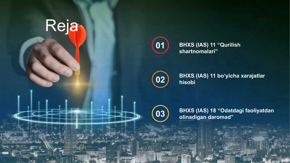 ng qo‘llanishida amaliy yo‘riqnomalar ham beriladi. agar shartnoma bo‘yicha bir qancha aktivlarning qo‘rilishi ko‘zda tutilsa, quyidagi hollarda har bir aktivning qurilishi alohida qurilish shartnomasi sifatida hisobga olinadi: (a) har bir aktiv uchun alohida takliflar berilganida; (b)har bir aktivga tegishli bo‘lgan harajatlar va daromadlarni aniqlash mumkin bo‘lganida. (v) har bir aktivning qurilishi shartlari yuzasidan alohida muzokaralar olib borilgan, shartnomalar guruhi, yagona buyurtmachi yoki bir qancha buyurtmachilar bilan tuzilganidan qat‘iy nazar, quyidagi hollarda yagona shartnoma sifatida hisobga olinadi: (a) shartnomalar guruhi yuzasidan yagona to‘plam sifatida muzokaralar olib borilganida; (b) shartnomalar shunchalik bir biriga chambarchas bog‘langan bo‘lib, amalda ular umumiy foyda me‘yoriga ega bo‘lgan yagona loyihaning bir qismini tashkil qilganida; va (v) shartnomalar bir vaqtning o‘zida yoki birin ketin amalga oshirilganida. shartnoma bo‘yicha daromadlar quyidagilardan tarkib topadi: 01 shartnomada kelishilgan dastlabki summa; 03 ular daromad olinishiga olib kelishi ehtimolligi bor darajada; 04 02 shartnomada ko‘zda tutilgan ishlar o‘zgarishidan olinadigan daromadlar, da‘volar va rag‘batlantirish …