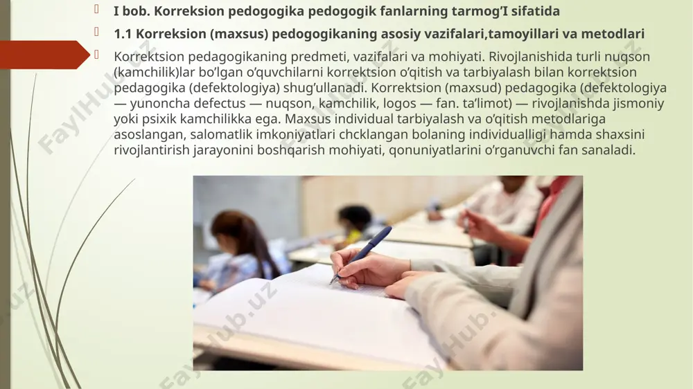 u fikr qo’llab-quvatlanmadi. i.g.pestalotssi «aqli zaiflar» bilan ishlash tamoyilining mohiyatini asoslab berdi: bolaning imkoni etgan bilimlarni berish, didaktik materiallardan foydalanishda aqliy va jismoniy tarbiya uyg’unligiga erishish, ta’limni ishlab chiqarish mehnati bilan bog’liq holda tashkil etish. ta‟lim amaliyotiga nisbatan pedagogik texnologiyaning uch sathi, ya`ni darajalari quyidagicha belgilanadi: umumpedagogik, xususiy metodik, lokal (modul). 1. umumiy pedagogik daraja. umumiy pedagogik ( umumiydidaktik umumtarbiyaviy) texnologiya ta‟lim-tarbiya jarayonining yaxlit tizimliligi, ma‟lum bir region, o`quv yurti tomonidan uzliksiz ta‟lim tizimining muayyan bir bosqichidagi texnologiyaning umumiy qo`nuniyatlari, ilmiy-nazariy asoslari, tamoyillari, amaliyotda qo`llashning umumiy xususiyatlari, shart-sharoitlarini ifodalaydi. shu o`rinda qayd etish kerakki, uzliksiz ta‟lim tizimining har bir bosqichida ta‟lim mazmuni orqali tegishli o`ziga xos maqsad va vazifalarni amalga oshirish ko`zda tutilganligi sababli, pedagogik texnologiya ham o`ziga xos xususiyatga ega bo`ladi. bu darajada pedagogik texnologiya pedagogik tizim tushunchasiga sinonim xisoblanadi. uning tarkibiga ta‟lim-tarbiya jarayonining maqsad va vazifasi, mazmuni, vosita va metodlari, tarbiya jarayonining ob‟ekti va sub‟ekti faoliyatining algoritmlari kiradi. …