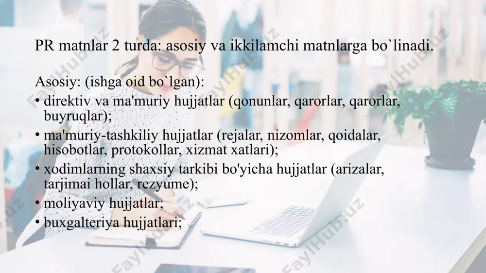 y chegara loyqa-reklamada reklama vaqtini sotib olishingiz kerak va pr-matn obyektlar uchun ma'lumotlarning dolzarbligiga qarab sotib olinadi. ideal holda, pr matni uchun mablag` to'lanmasligi kerak. pr mutaxassisining eng muhim professional harakteristikasi-pr matnining janrlari, ya'ni janr belgilari va xususiyatlarini bilish. pr-matn janrlarini bilish darajasi professional faoliyat uslubini va pr mutaxassisining malakasini belgilaydi. zamonaviy pr-jurnallarida pr-matnining quyidagi turlari ajratiladi: 1. tezkor yangilik janrlari. 2. tadqiqiy yangilik janrlari. 3. obrazli yangilik janrlari. 4. faktologik janrlar. 5. tadqiqot janrlari. tezkor yangilik janrlari jamoatchilikka ma'lum bo'lmagan axborotni tezda yetkazib beradigan pr matnlari. masalan: press-reliz va taklifnoma. aks ettirish obyekti yangiliklar yoki yangiliklar tadbiridir. mavzu-bu voqea yoki shaxs. maqsad optimal kommunikativ muhitni shakllantirishdir. harakterli janr belgilari: tezkorlik, ahamiyatlilik, faktologiya. ushbu janr uchun muhim bo'lgan narsa, o'z vaqtida taqdim etilgan ma'lumotlar tezda o'qiladi va maqsadli guruhning dolzarb manfaatlariga mos keladi. lakonizm, axborotni taqdim etishning qisqaligi va hajmi pr ma'lumotlarini aniq faktlar shaklida uzatish natijasidir. tadqiqot va yangiliklar …