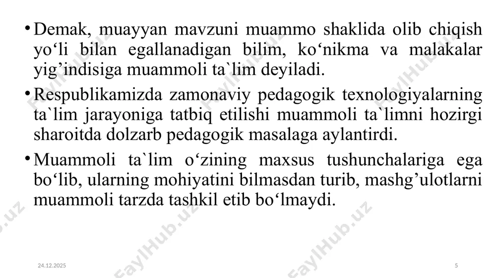 li vaziyatlarni yuzaga keltirish, muammoli savol, topshiriq va vazifalarni bajartirish orqali yangi bilimlarni egallash boʻyicha ularning oʻquv faoliyatini boshqarib borilishidir. muammoli oʻquv mashg’ulotlarini tashkil etishda oʻqituvchi hech qachon oʻquvchilarga tayyor javoblarni berishi kerak emas, balki ularga bilimlarni egallashga yoʻl koʻrsatishi, ayrim voqea, axborot va hodisalar misolida mustaqil ravishda uning yechimi ustida ishlash koʻnikmalarini shakllantirishga qaratishi lozim. 29.04.2022 15 oʻqituvchining faoliyati oʻquv materiallarini bayon etishdan, oʻquvchilarni mavzuga qiziqtirish orqali mustaqil va ijodiy ishlashni tashkil qilish, ularning bilim, koʻnikma va malakalarini ob`ektiv baholash va rag’batlantirib borishdan iborat boʻladi. zamonaviy pedagogik texnologiyalarning zarur shartlaridan biri ta`lim jarayonida oʻqituvchi, oʻquvchilarning mustaqil bilim olishlarini ta`minlovchi, yoʻnaltiruvchi, maslahat beruvchi, tafakkurini rivojlantirishning toʻg’ri yoʻllarini koʻrsatuvchi, hamkorlik qiluvchi shaxs sanaladi. bunga muammoli ta`lim orqali erishish eng ma`qul yoʻl hisoblanadi. muammoli ta`lim mustaqil, ijodiy va faol oʻzlashtirishni ta`minlash bilan birga, keng qamrovli fikr yuritishga, avvaliga oʻzi uchun yangi bilimlarni kashf etishga va keyinchalik ilmni, fanni rivojlantiradigan kashfiyotlar qilishga zamin …