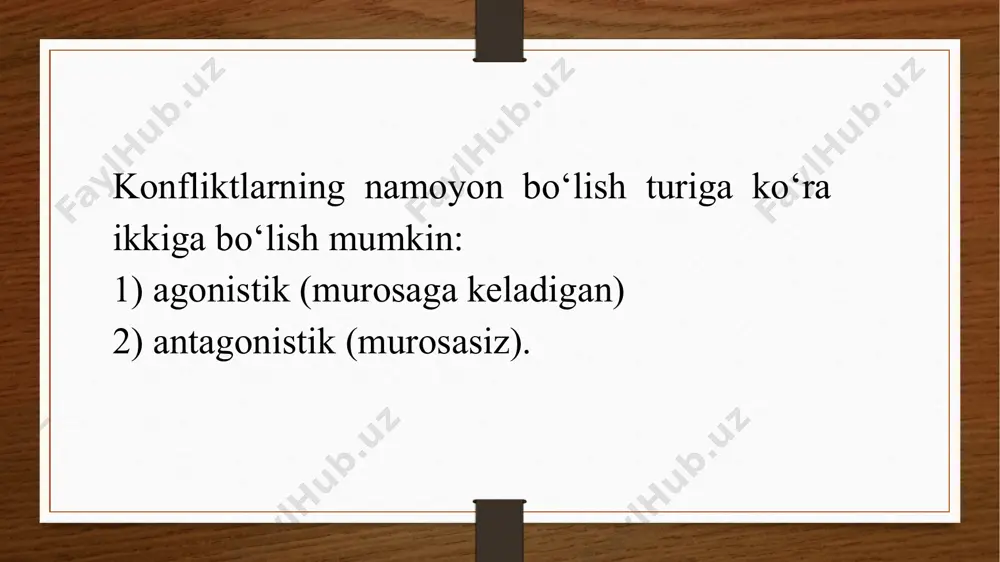 aqat bir tarafi faollik ko‘rsatayotgan to‘qnashuvlar uchun xos bo‘lib, bunda ikkinchi taraf o‘z pozitsiyasini aniq belgilashga intilmaydi yoki ixtilof jiddiylashuvidan qochadi; 4) yaxshi ifodalanmagan va jadal kechadigan konfliktlar – agar bunday konflikt muayyan epizoddagina ro‘y bergan bo‘lsa, bu holda maqbul bashorat (prognoz) haqida so‘z borishi mumkin. undan keyin bu kabi konfliktlar zanjiri tizilib kelsa, bashorat nafaqat murakkab, balki noxush ham bo‘lishi mumkin. ijtimoiy hayotning tashkil etilganlik darajasiga ko‘ra konflikt turlari: mintaqaviy davlatlararo elatlararo sinflararo yoki jamiyatning turli tabaqalari o‘rtasida guruhlararo partiyalararo shaxslararo siyosiy, mafkuraviy, ma’naviy global; nizolar kelib chiqishiga ko‘ra quyidagi turlarga bo‘linadi: xalqaro; jamoaviy; oilaviy; xududiy. nizo ishtirokchilariga ko‘ra: millatlararo; shaxslararo; ichki shaxsiy; davlatlararo; ma’lum guruhlar, tizimlar o‘rtasidagi konfliktlarga bo‘linadi. millatlararo – millatlar o‘rtasidagi to‘qnashuvlar; shaxslararo – o‘z hayotiy faoliyatida qarama-qarshi maqsadlarni amalga oshirishga intiluvchi shaxslarni ifoda etadi; ichki shaxsiy – shaxsning kuchi bo‘yicha tahminan teng motivlari, qiziqishlari, ishqibozligi, manfaatlarining kurashini aks ettiruvchi; davlatlararo – davlatlar o‘rtasidagi tortushuvlar; guruhlararo …