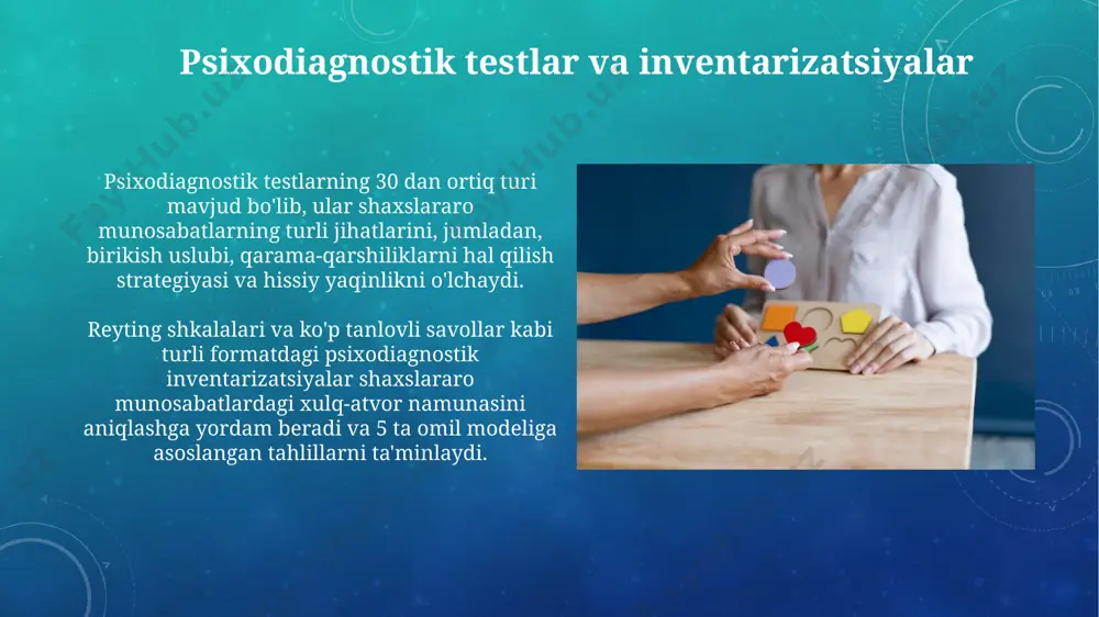 juftlik terapiyasi sessiyalari samarali bo'lishi mumkin. oilaviy munosabatlarni baholash oilaviy psixoterapiya jarayonida oila a'zolari o'rtasidagi munosabatlarni baholash uchun kamida 3 ta standartlashtirilgan savollar ro'yxati va 2 ta loyiha uslubidan foydalaniladi. oilaviy munosabatlarni baholashda, 5 yoki undan ortiq oila a'zolarining intervyulari va psixologik testlar natijalari asosida munosabatlarning 3 asosiy komponentini (ya'ni, yaqinlik, ziddiyat, qo'llab-quvvatlash) aniqlash mumkin. kommunikatsiya uslublari va munosabatlar o'zaro munosabatlarda so'zsiz aloqa (nonverbal cues) ning 70% ga yaqini hissiy holatlar va niyatlarni aniqlashda muhim rol o'ynaydi, shuning uchun psixodiagnostika jarayonida kuzatish usullari qo'llaniladi. kommunikatsiya uslublarining 5ta asosiy turi (masalan, passiv, agressiv, manipulyativ va boshqalar) munosabatlarning sifatini va mustahkamligini sezilarli darajada belgilaydi, bu esa psixodiagnostik baholashda muhim ahamiyat kasb etadi. e'tiboringiz uchun rahmat @taqdimot_robot image3.png image4.jpg image5.jpg image6.jpg image7.jpg image8.jpg image9.jpg image10.jpg image11.jpg image12.jpg image13.jpg image14.jpg